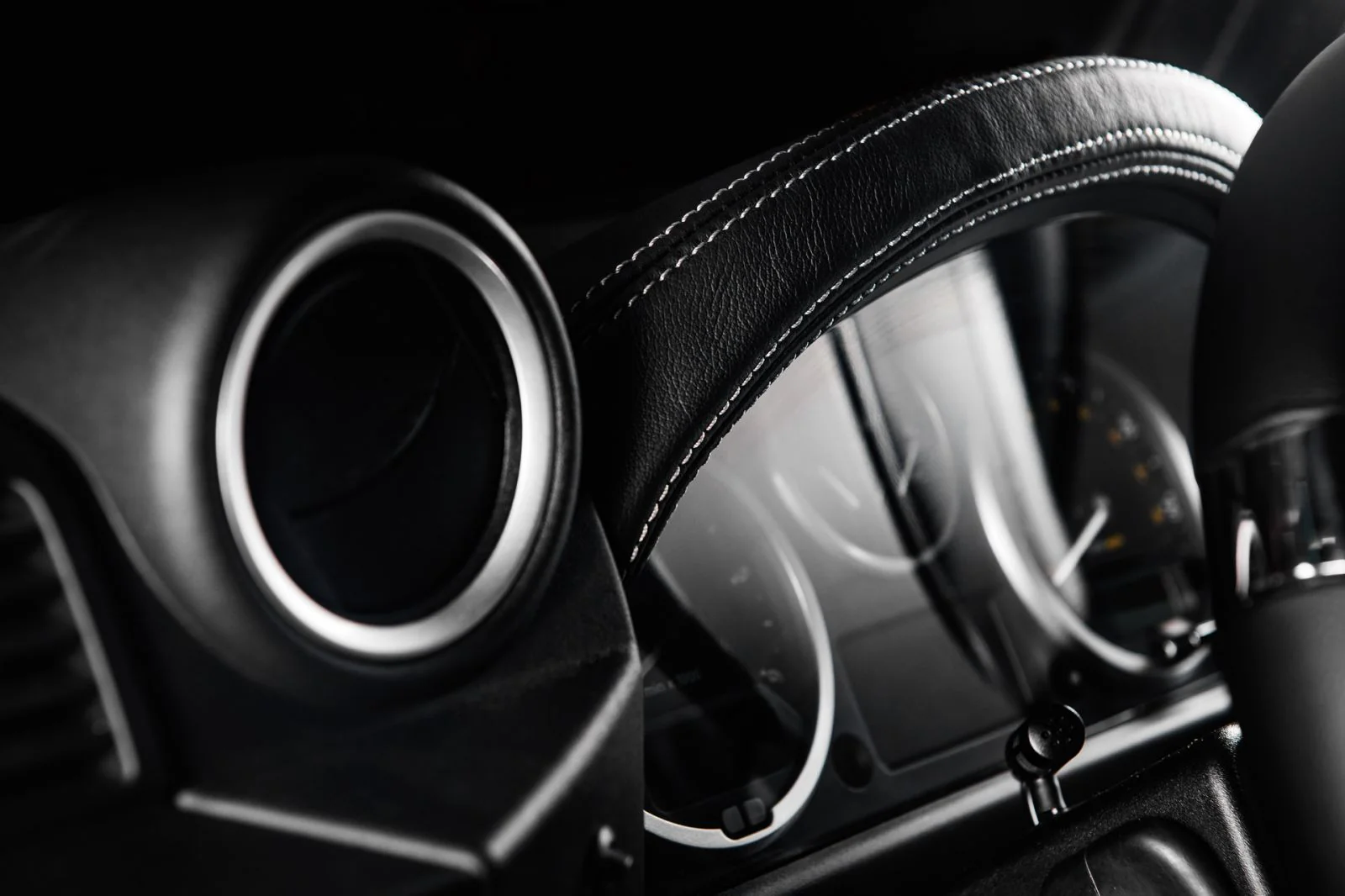 Land Rover Defender (1991-2016) Instrument Binnacle - Image 3