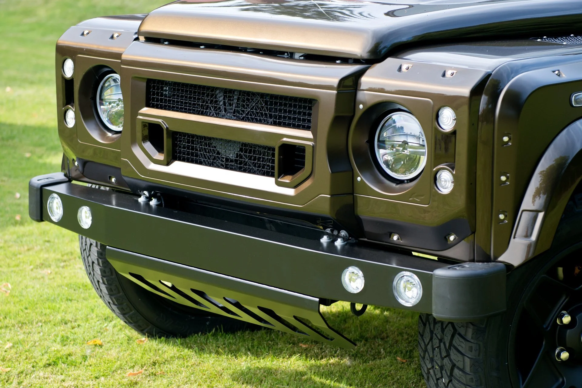 Land Rover Defender (1991-2016) X-Lander Front Grille With Headlight Surrounds - Image 7