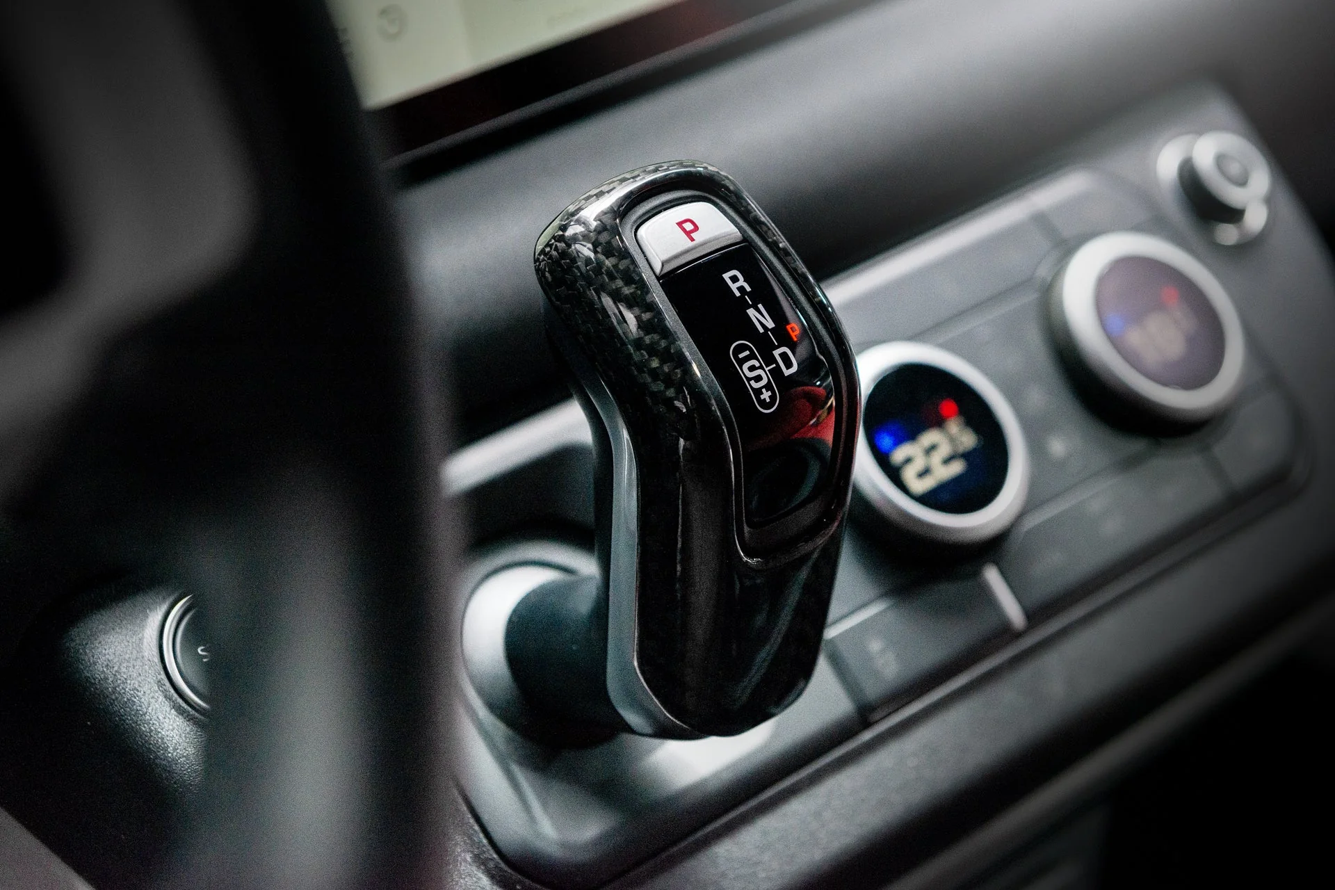 Land Rover Defender (2020 Onwards) Carbon Fibre Gear Shift Trim