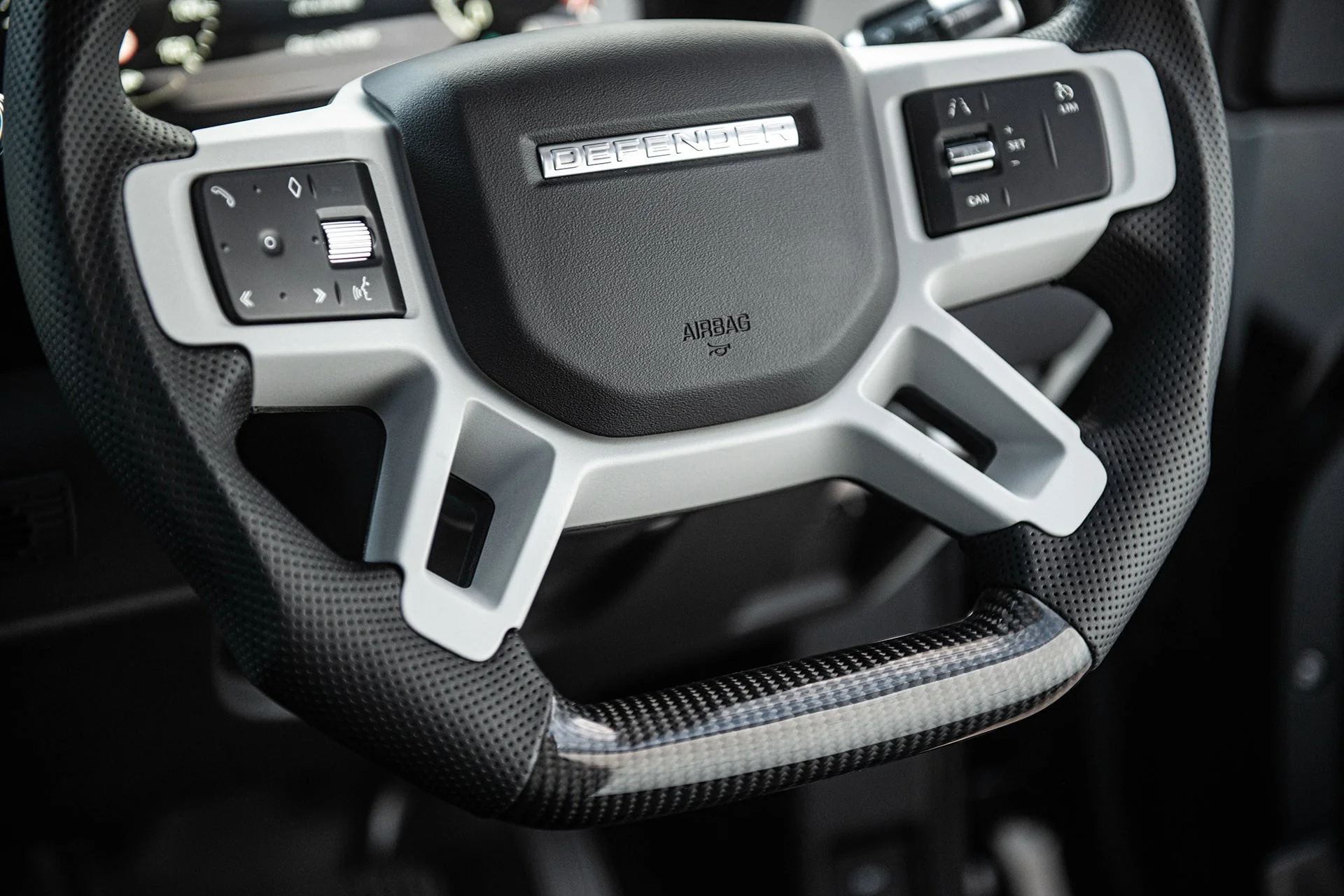 Land Rover Defender (2020 Onwards) Carbon Steering Wheel - Image 15