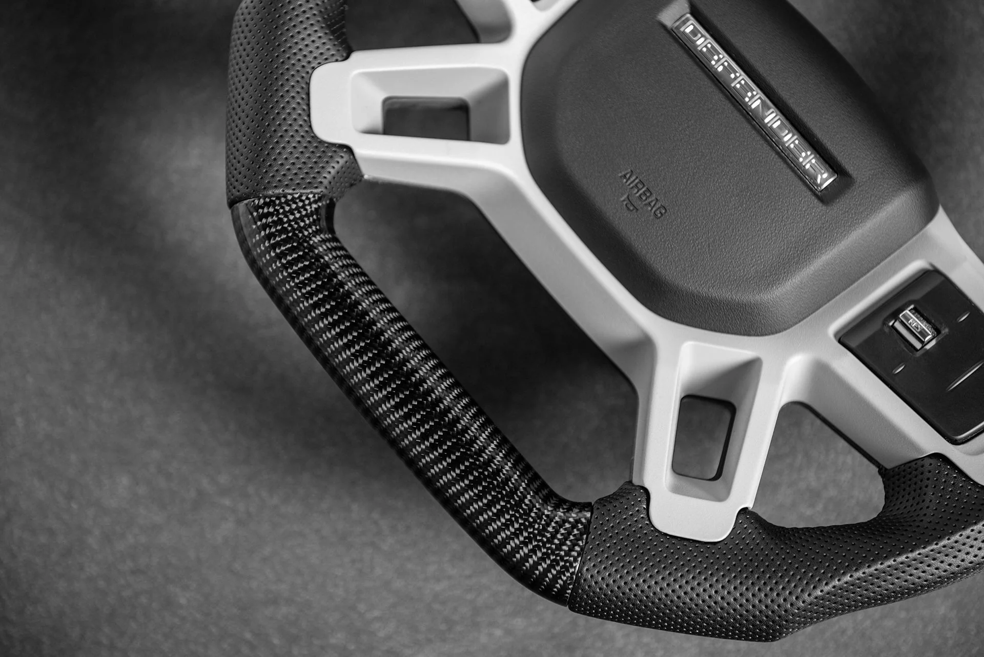 Land Rover Defender (2020 Onwards) Carbon Steering Wheel - Image 7