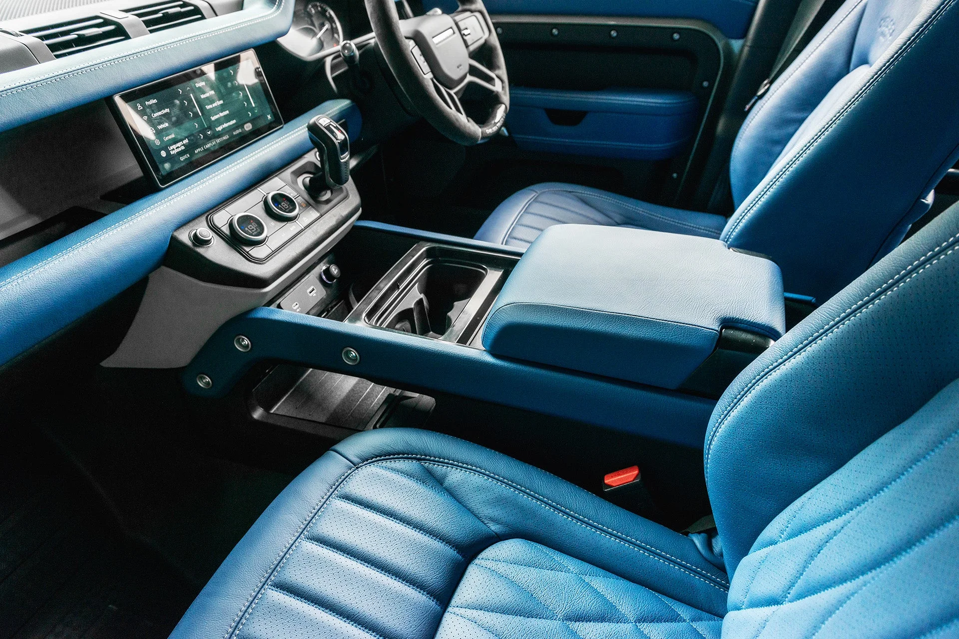 Land Rover Defender (2020 Onwards) Centre Console With Armrest - Image 4