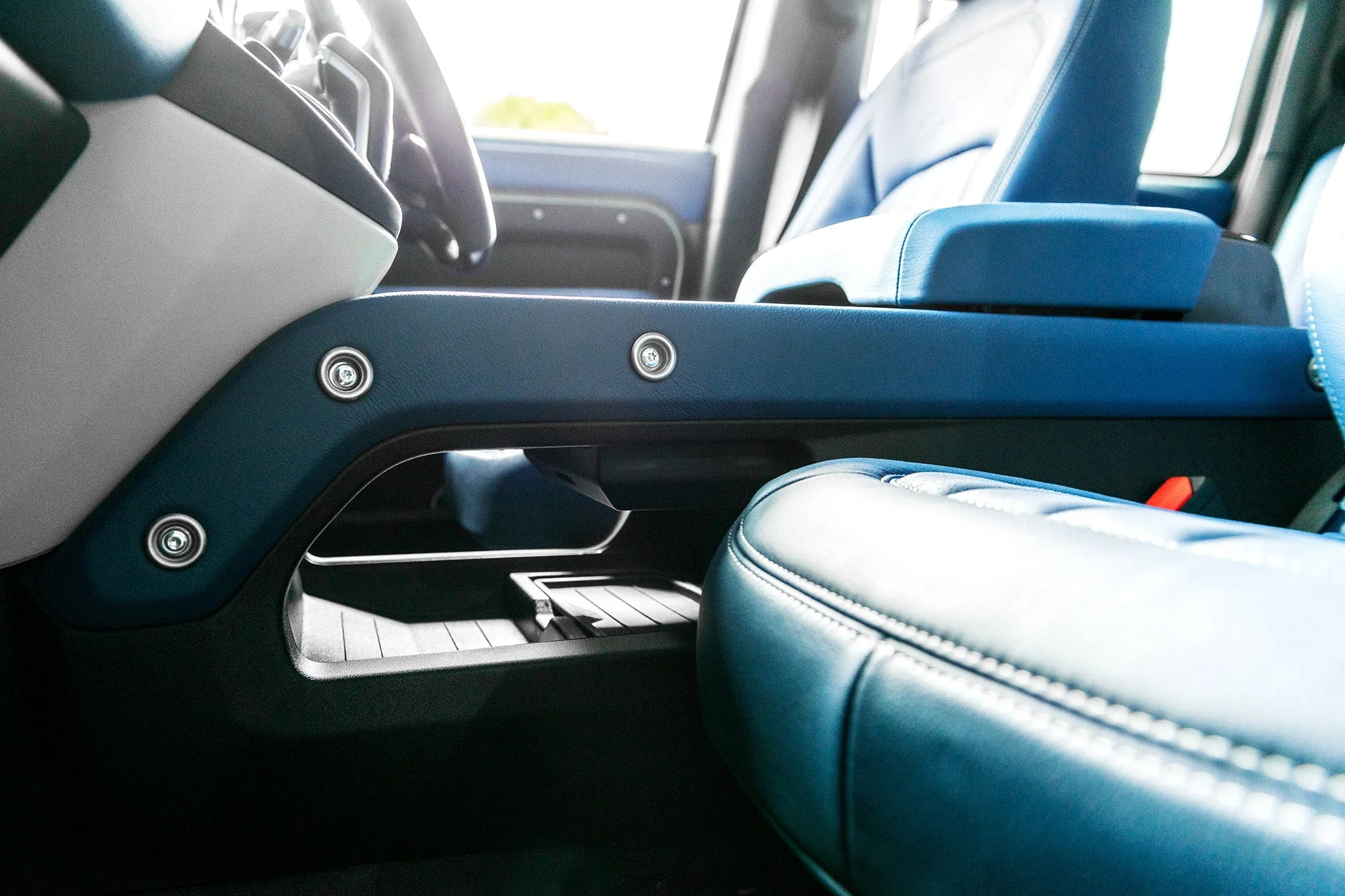 Land Rover Defender (2020 Onwards) Centre Console With Armrest - Image 5