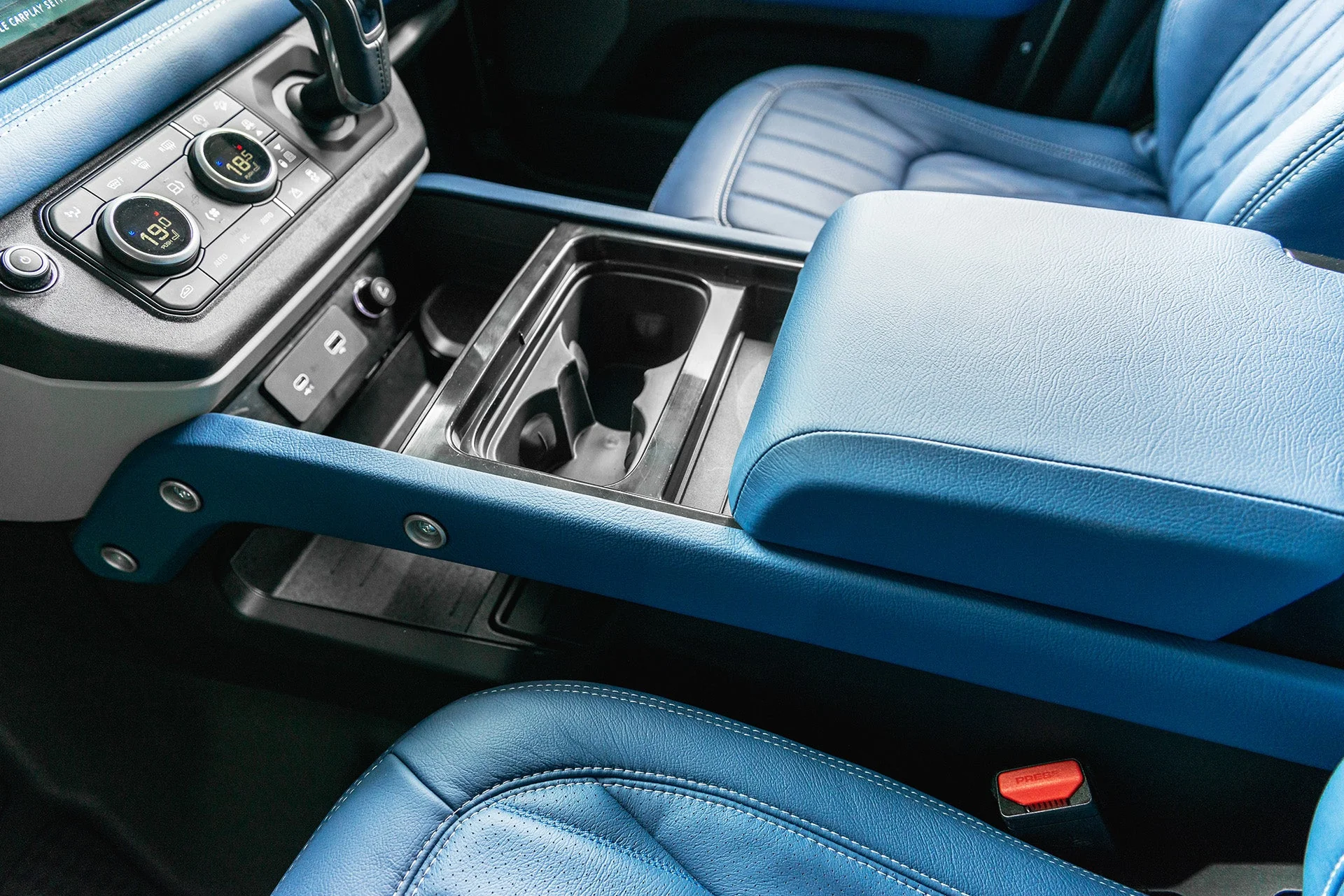 Land Rover Defender (2020 Onwards) Centre Console With Armrest - Image 6