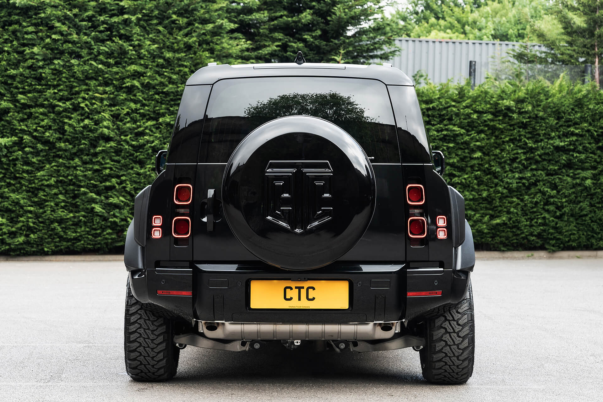 Land Rover Defender (2020 Onwards) CTC Crest Hard Spare Wheel Cover - Image 7