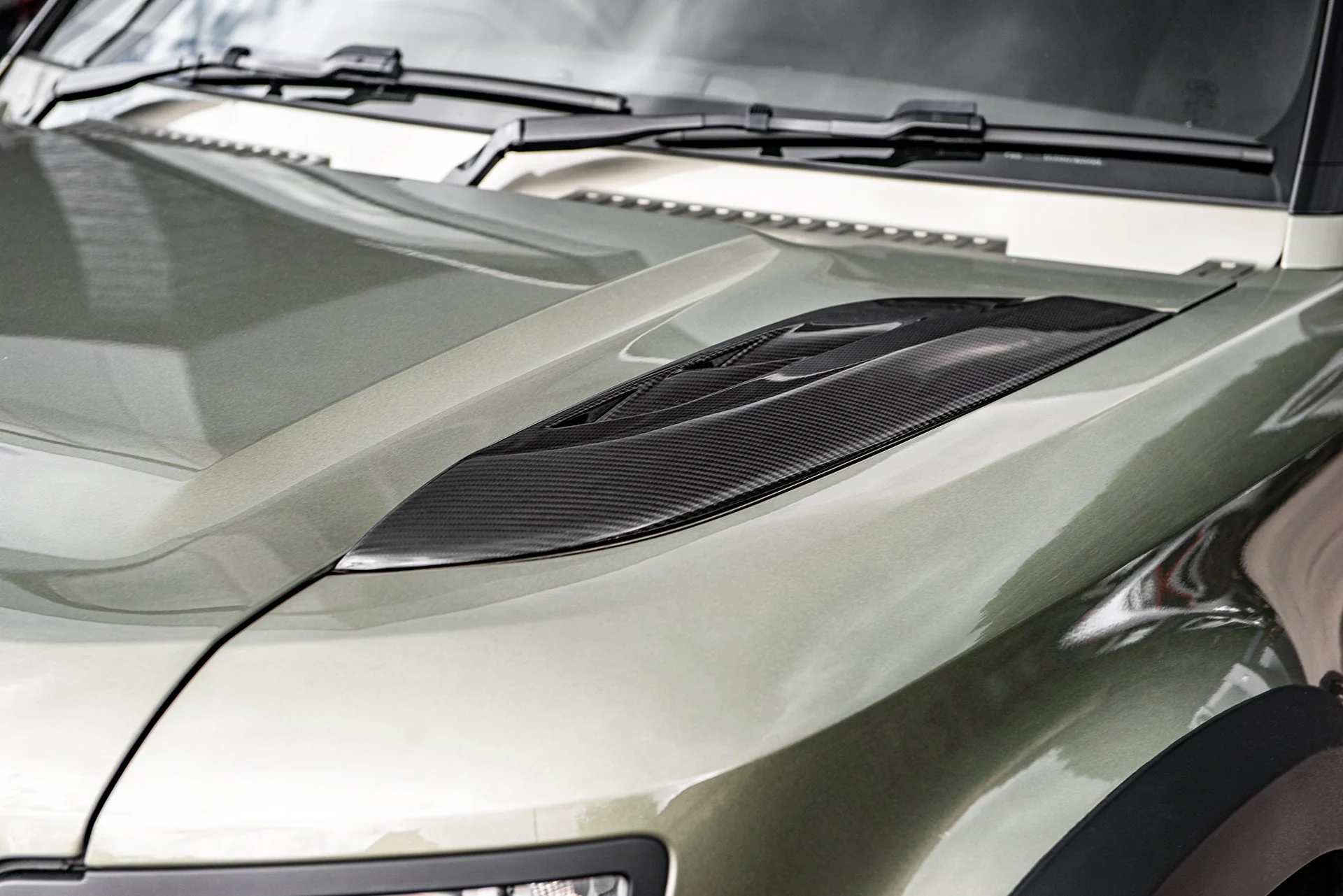 Land Rover Defender (2020 Onwards) Exposed Carbon Bonnet Side Vents - Image 12