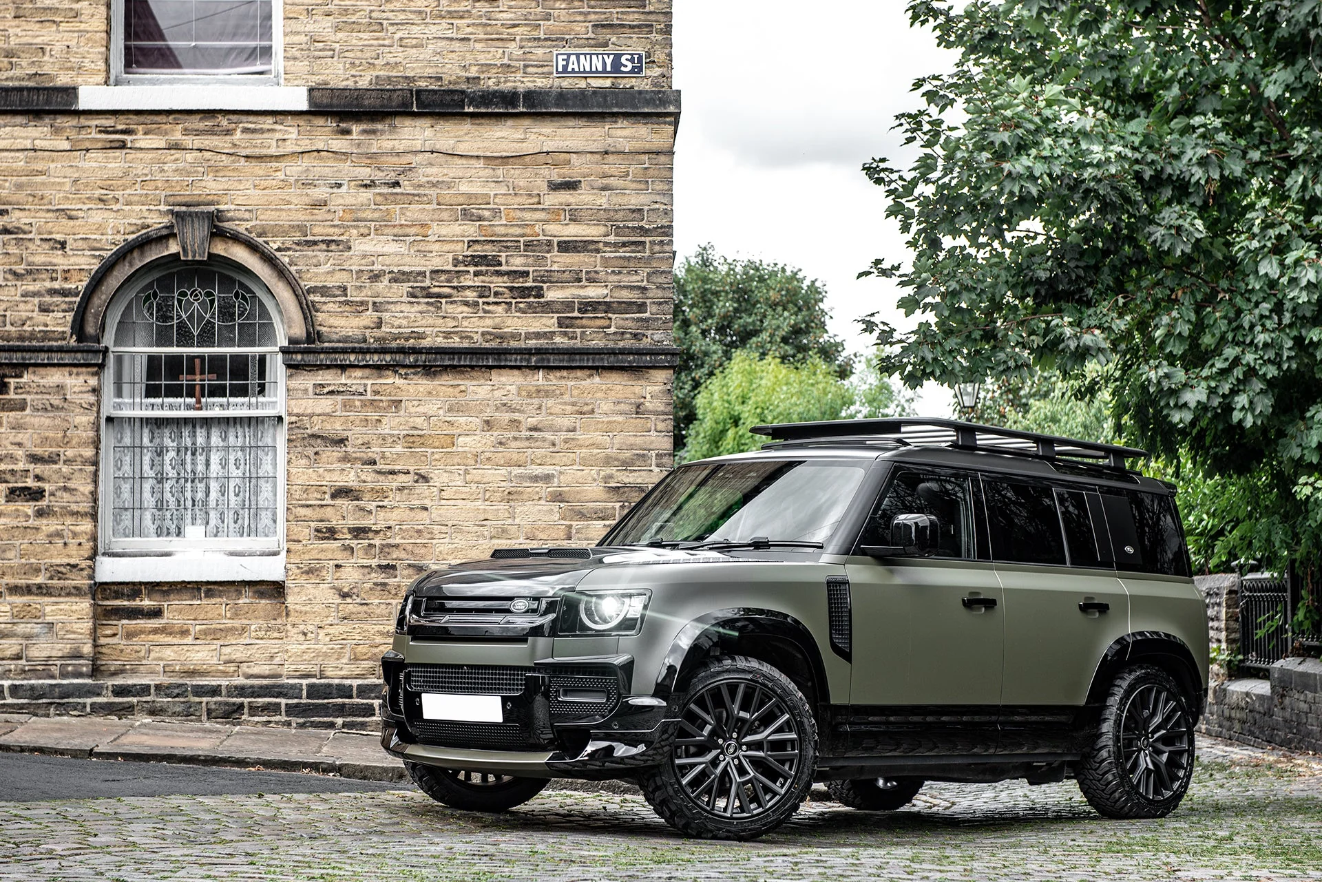 Land Rover Defender (2020 Onwards) Exposed Carbon Vented Bonnet - Image 15