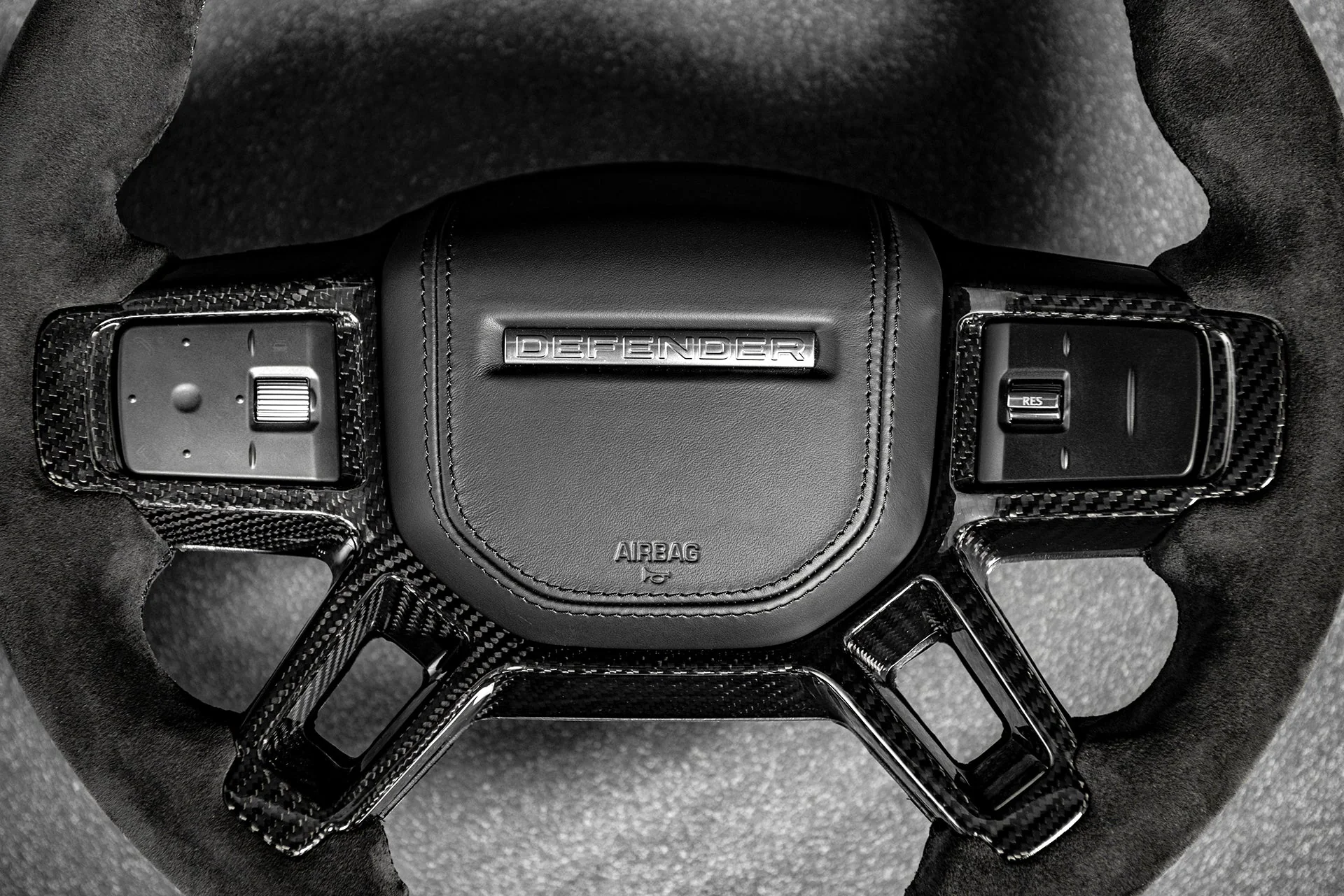 Land Rover Defender (2020 Onwards) Full Carbon Steering Wheel - Image 6