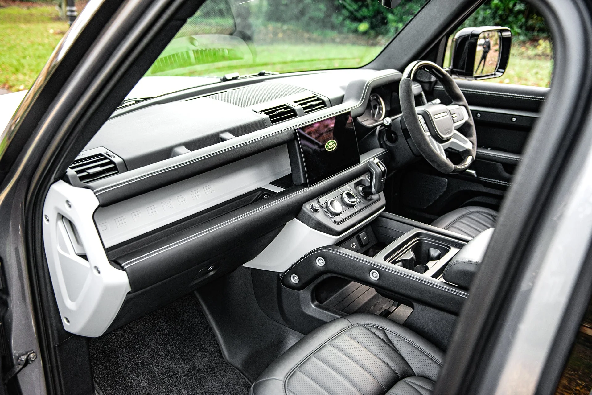 Land Rover Defender (2020 Onwards) Chelsea Truck Company Full Carbon Steering Wheel - Image 18