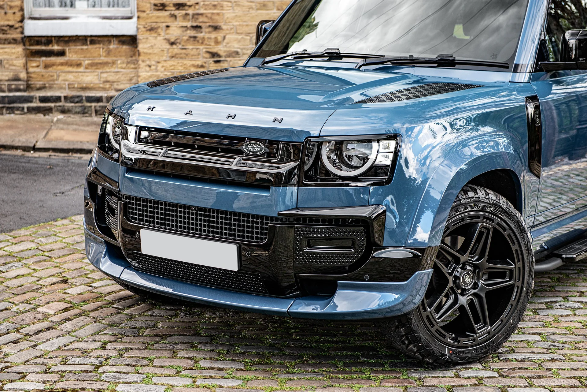 Land Rover Defender (2020 Onwards) Grille Mask - Image 3
