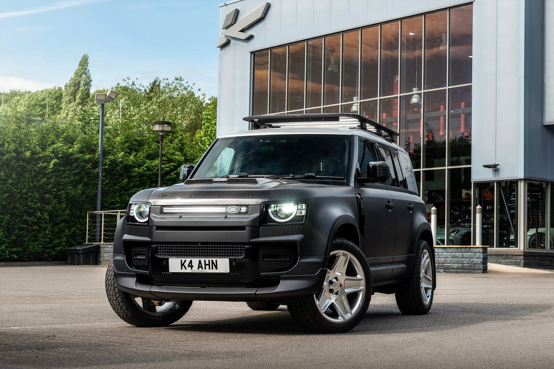 Land Rover Defender (2020 Onwards) Grille with LED Lightbar - Image 10