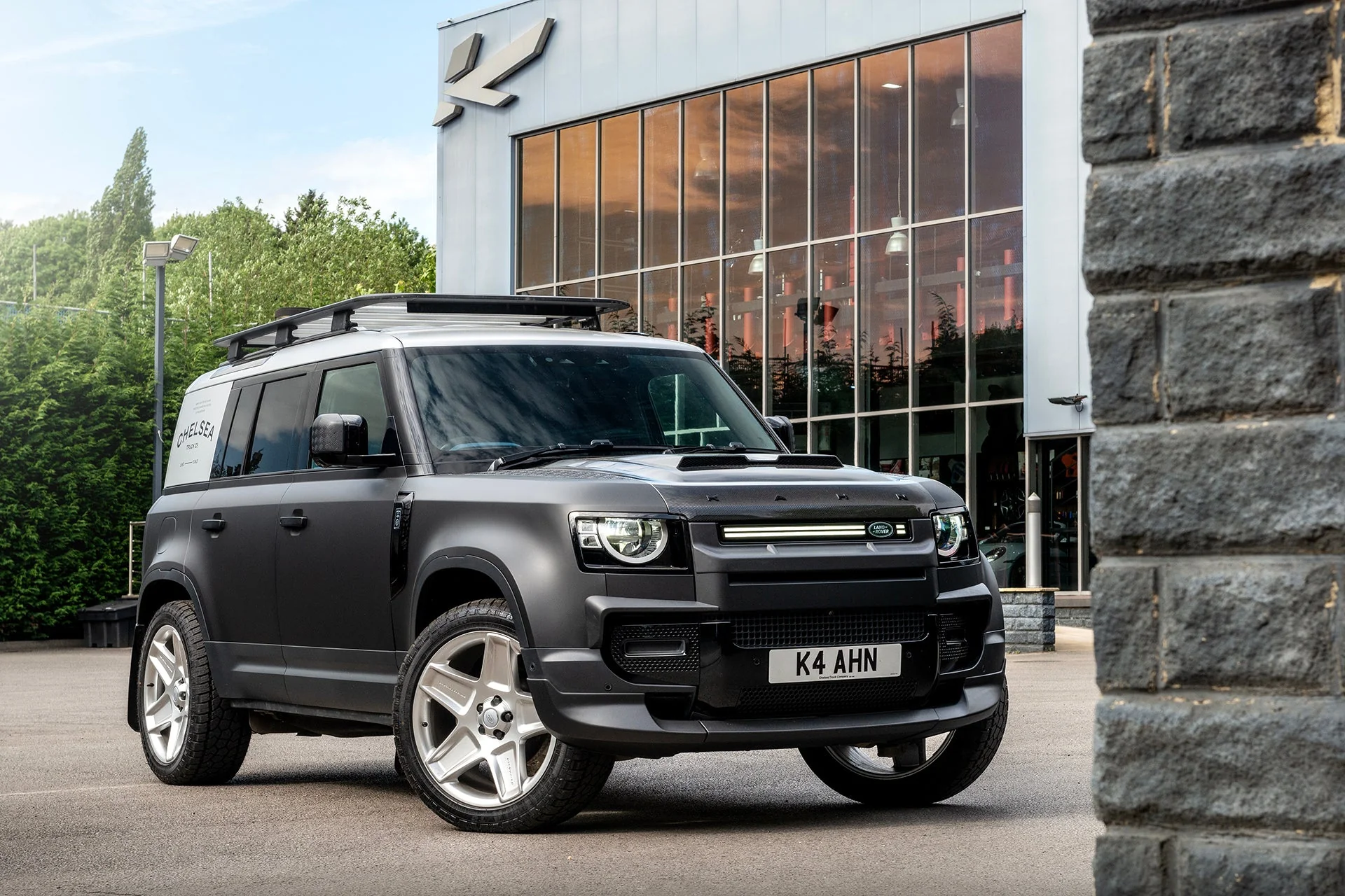 Land Rover Defender (2020 Onwards) Grille with LED Lightbar - Image 14