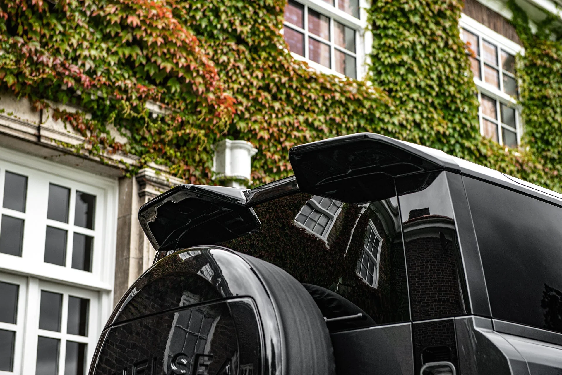 Land Rover Defender (2020 Onwards) Large Rear Roof Wing - Image 28