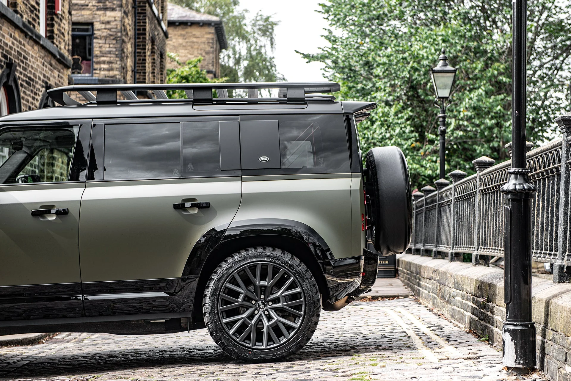 Land Rover Defender (2020 Onwards) Large Rear Roof Wing - Image 32