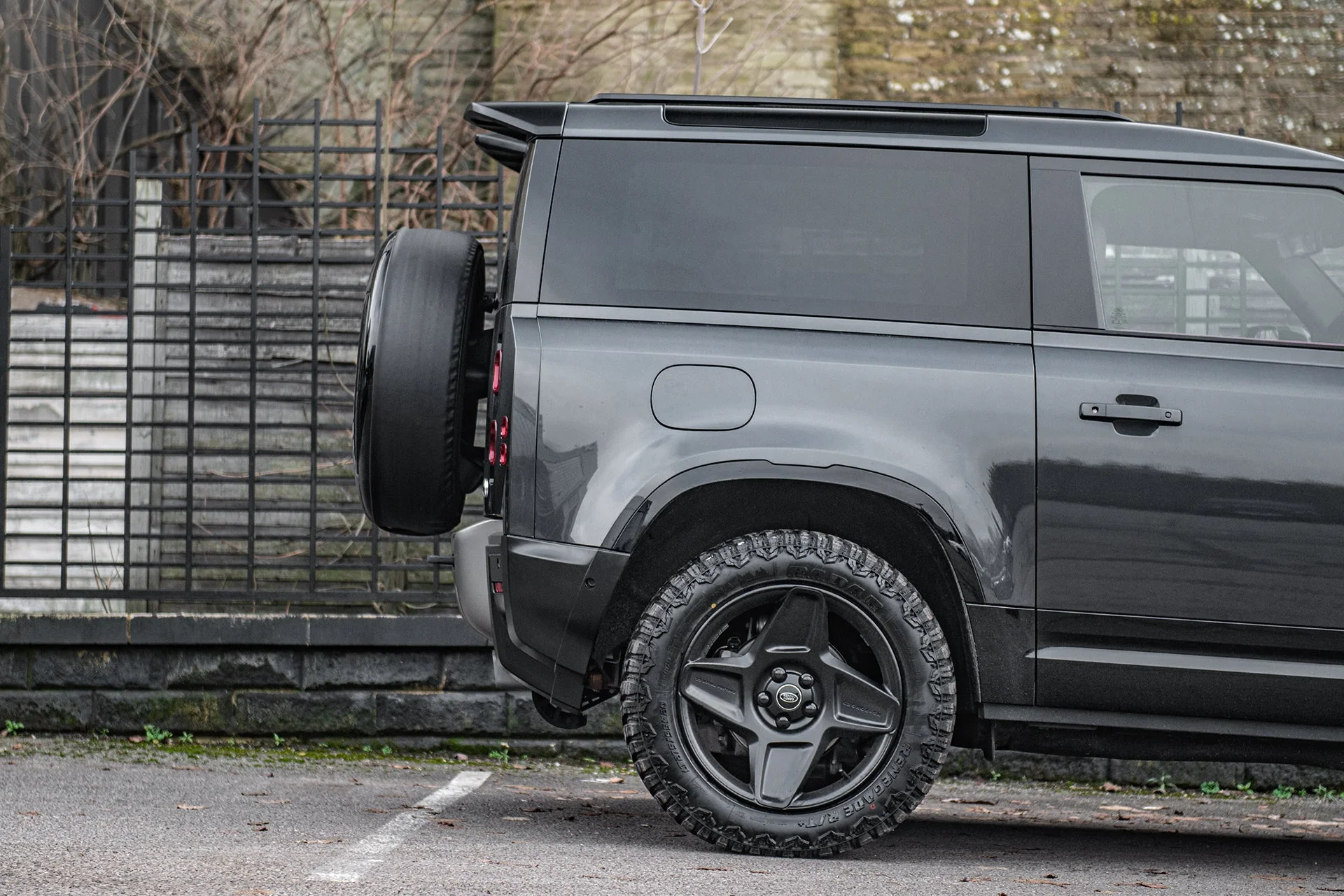 Land Rover Defender (2020 Onwards) Large Rear Roof Wing - Image 8