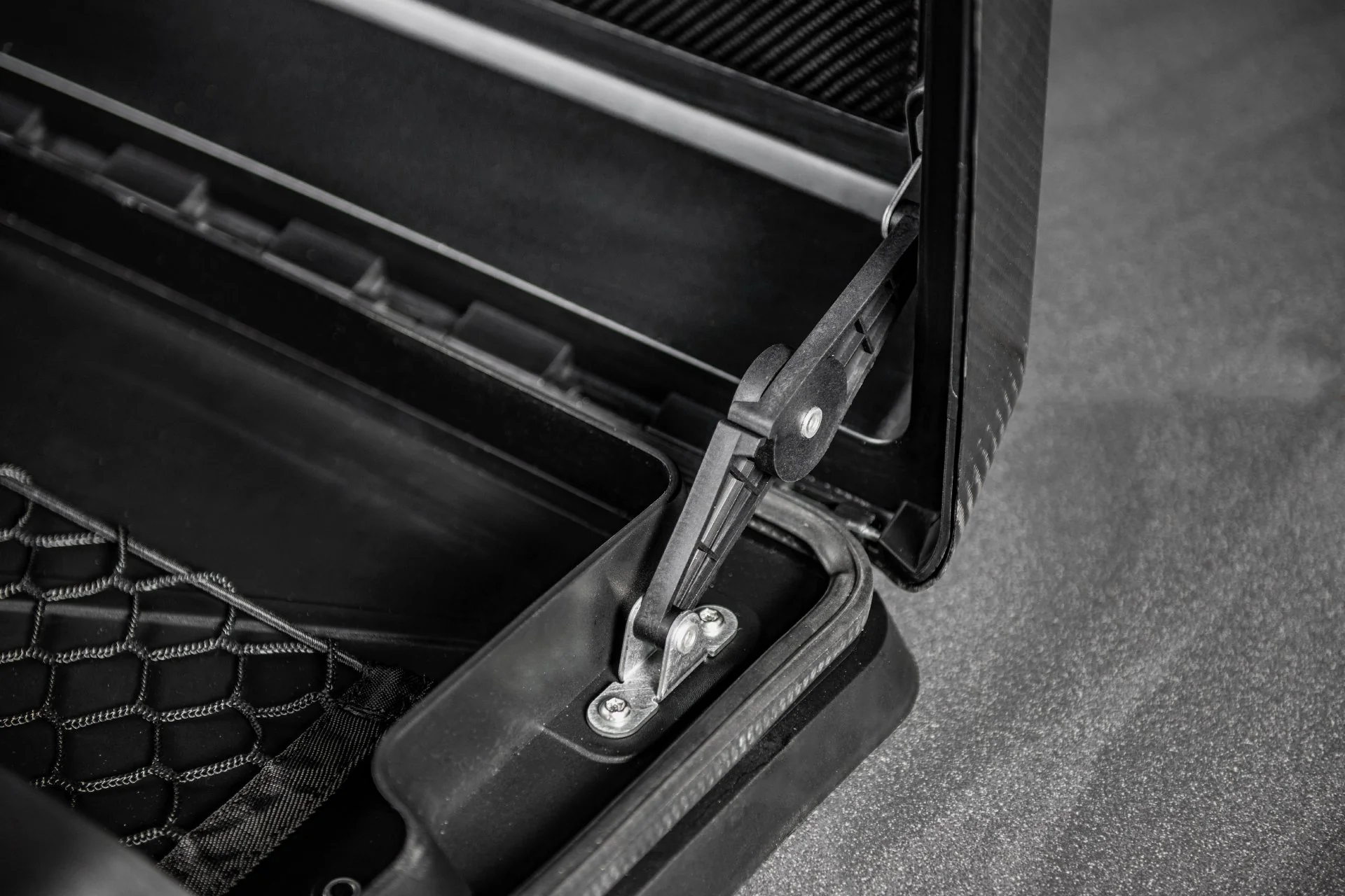 Land Rover Defender (2020 Onwards) Side-mounted Exposed Carbon Storage Box - Image 5