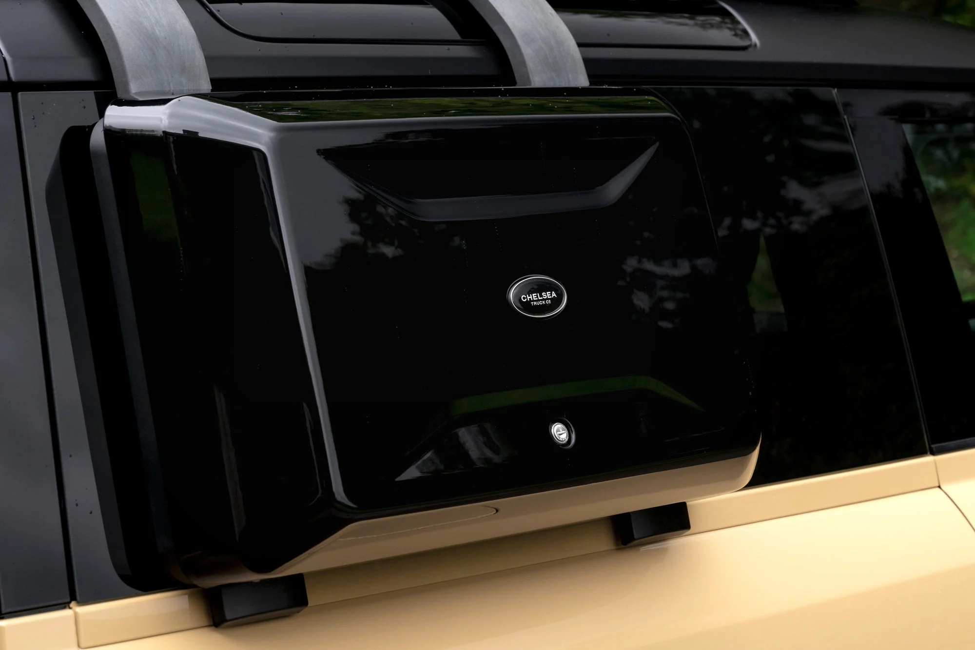 Land Rover Defender (2020 Onwards) Side-mounted Storage Box