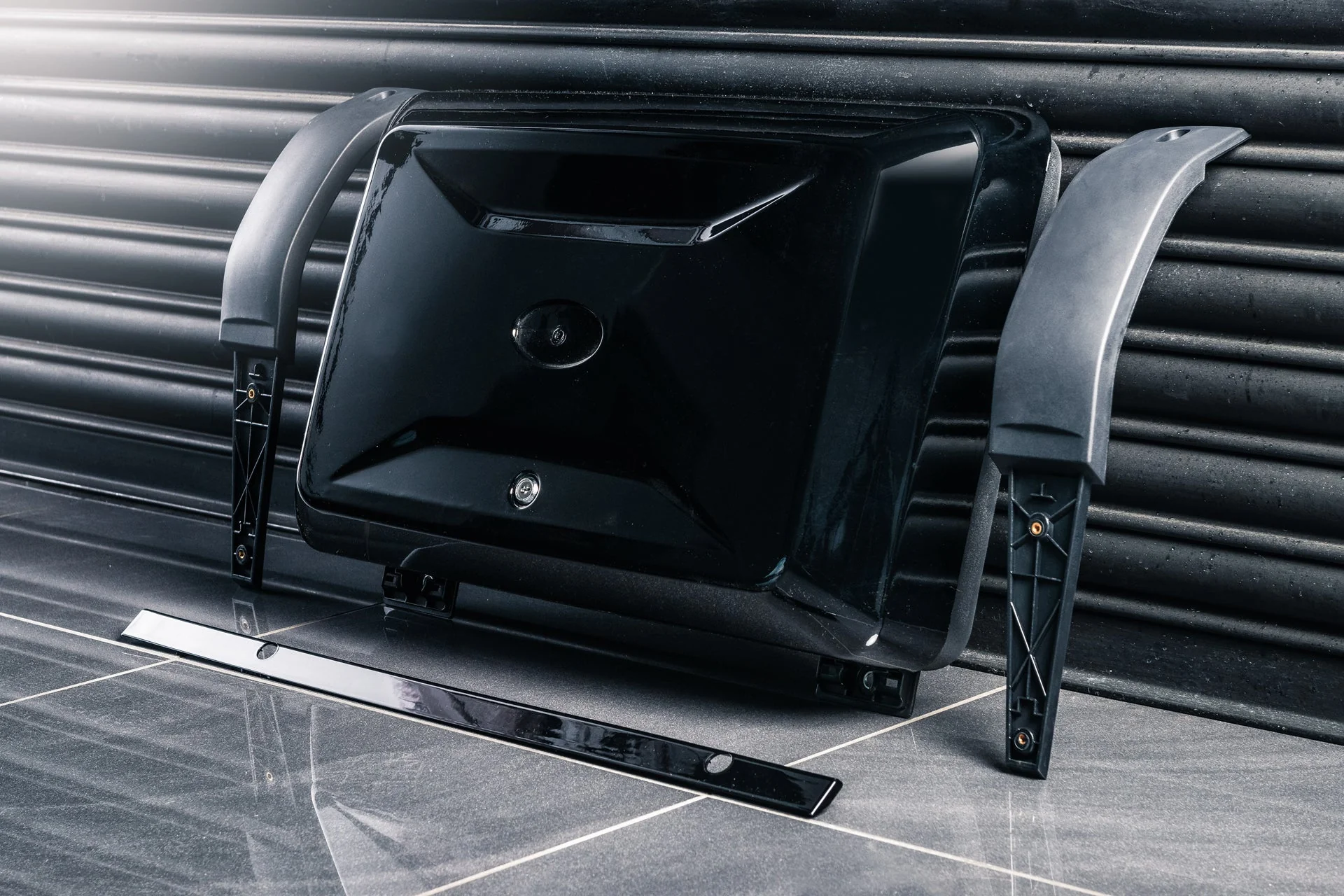 Land Rover Defender (2020 Onwards) Side-mounted Storage Box - Image 10