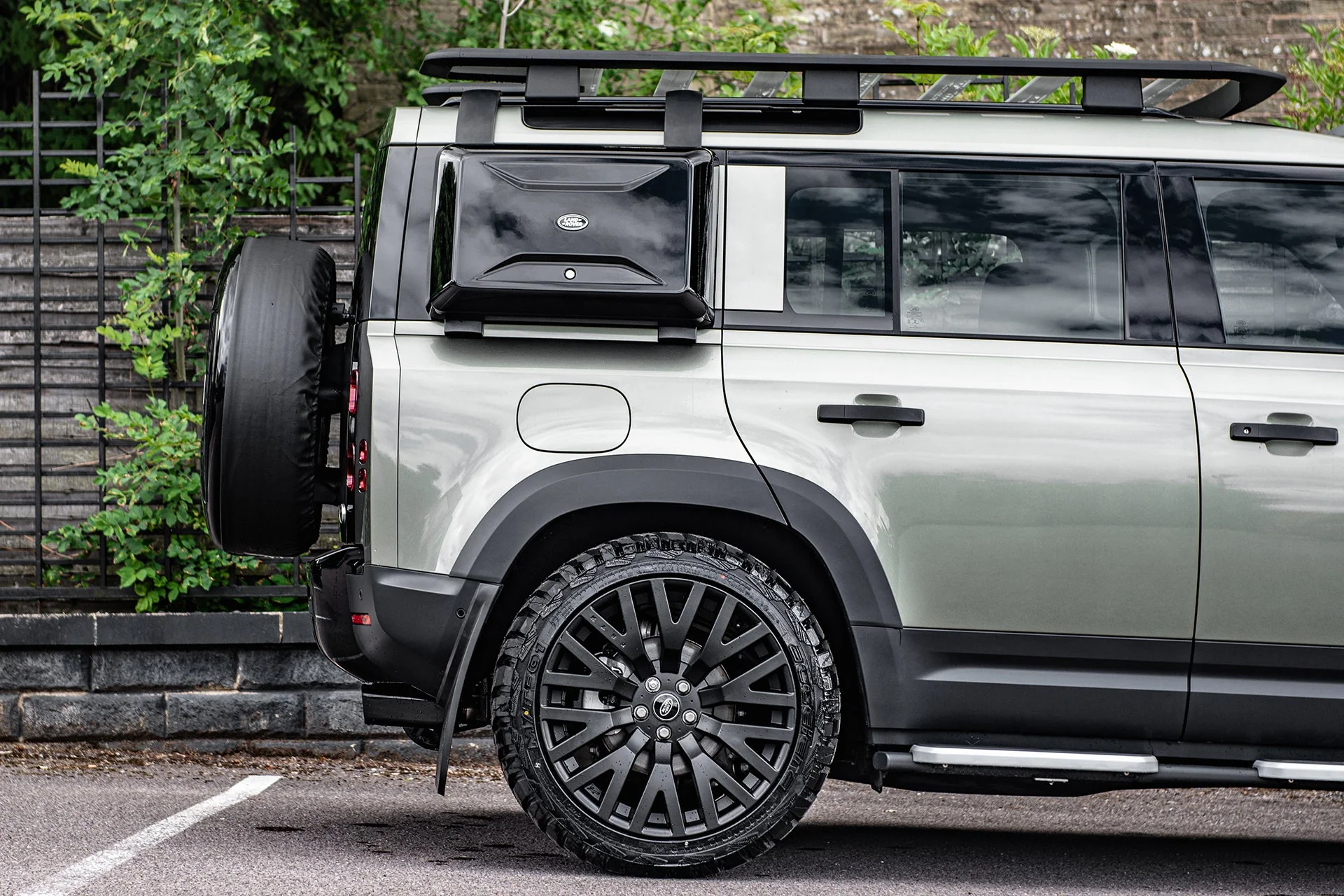 Land Rover Defender (2020 Onwards) Side-mounted Storage Box - Image 13