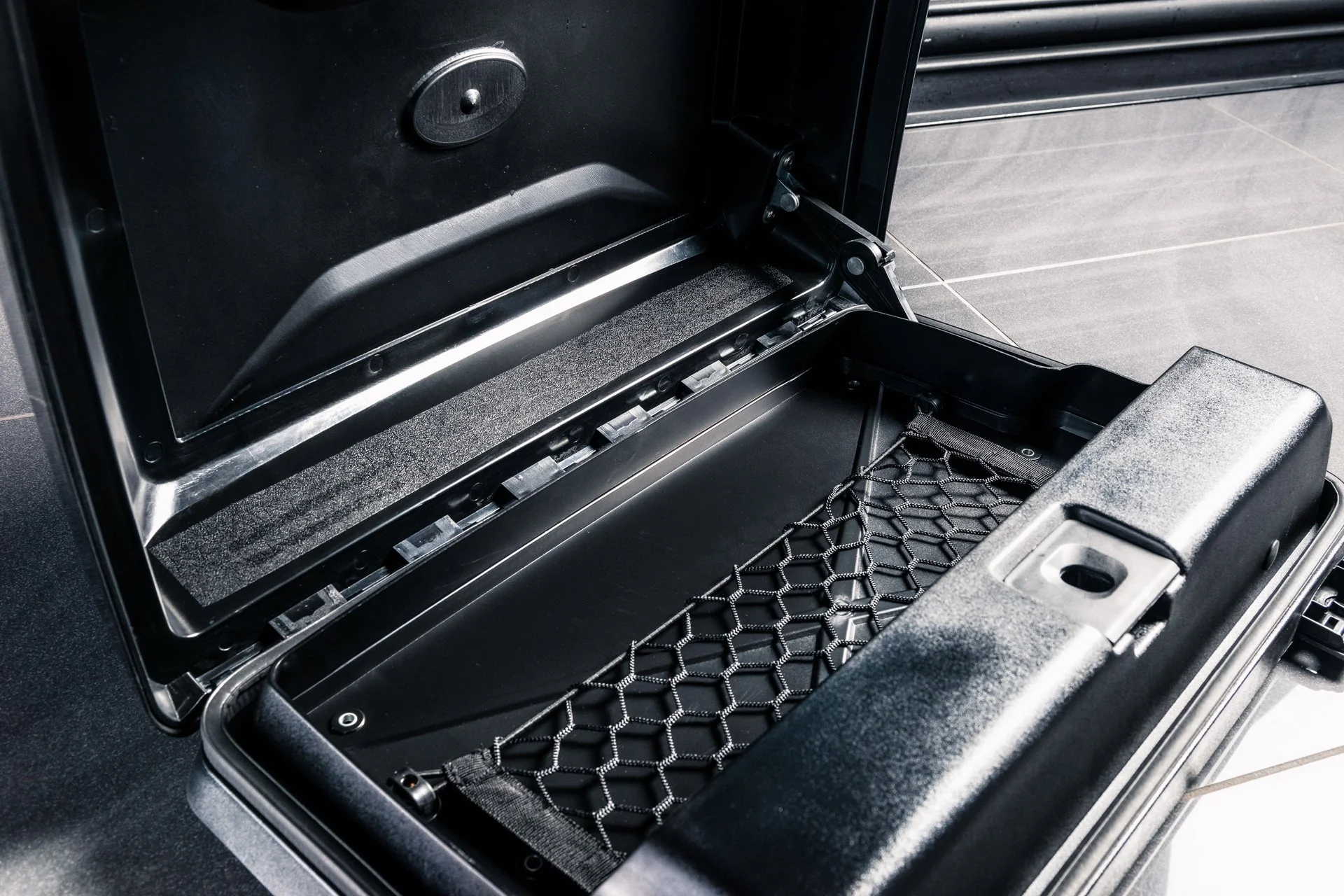 Land Rover Defender (2020 Onwards) Side-mounted Storage Box - Image 16