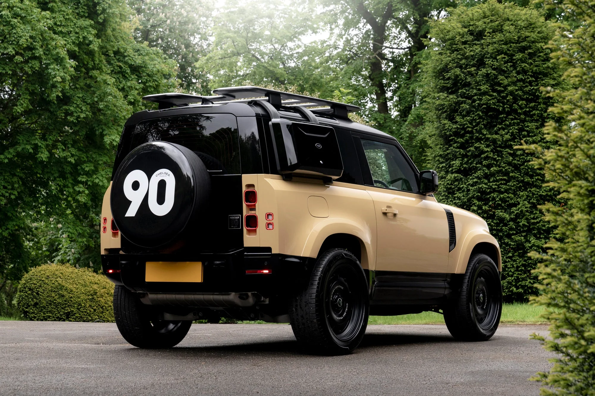Land Rover Defender (2020 Onwards) Side-mounted Storage Box - Image 3