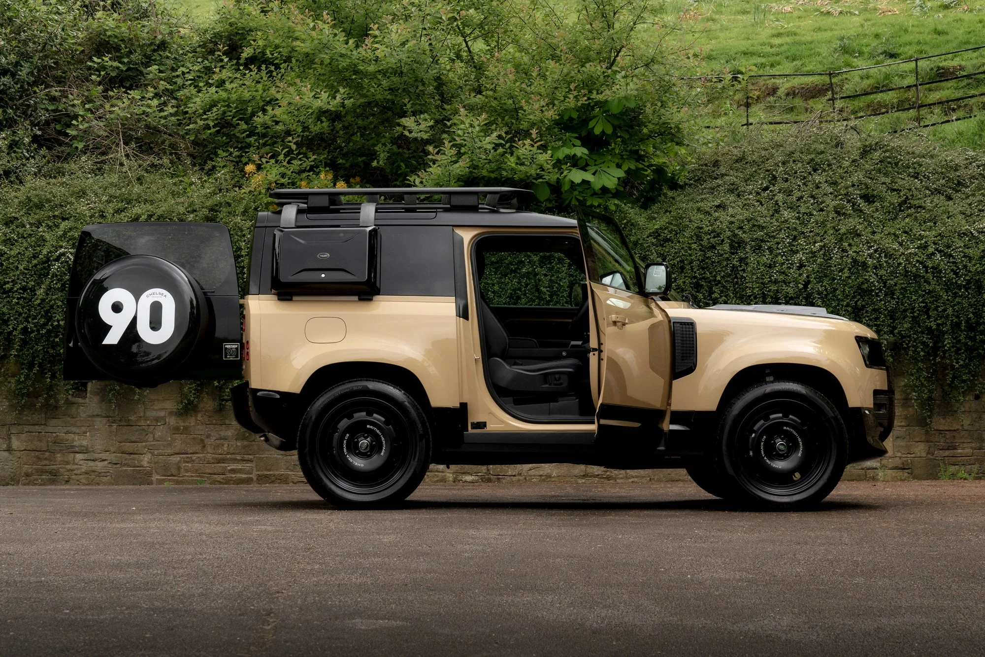 Land Rover Defender (2020 Onwards) Side-mounted Storage Box - Image 5