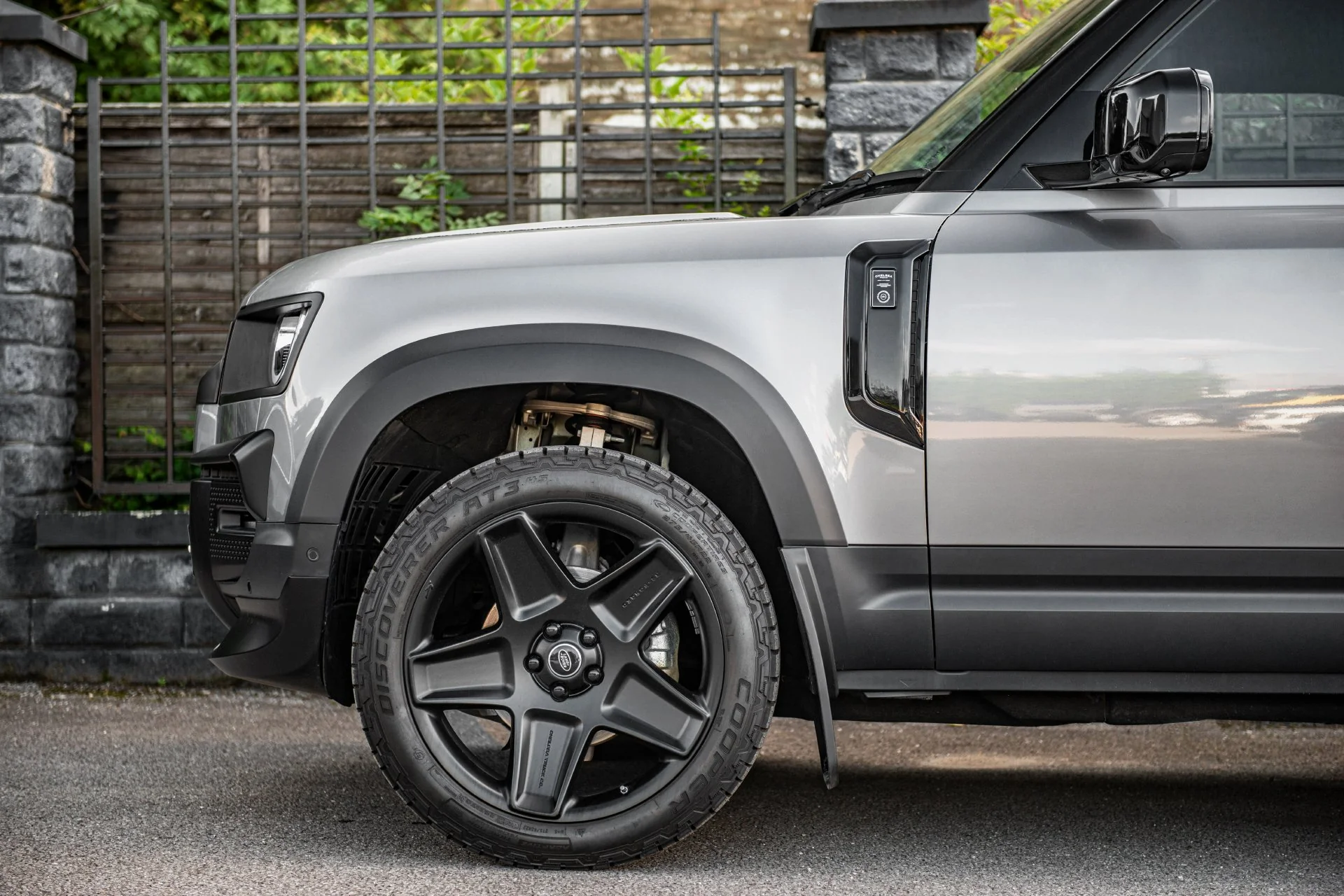 Land Rover Defender (2020 Onwards) Side Vents and CTC Badges (Matte) - Image 21