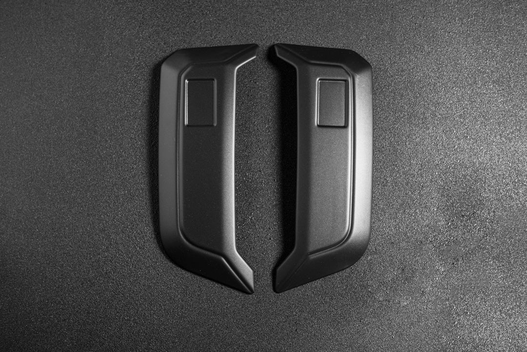 Land Rover Defender (2020 Onwards) Side Vents and CTC Badges (Matte) - Image 3