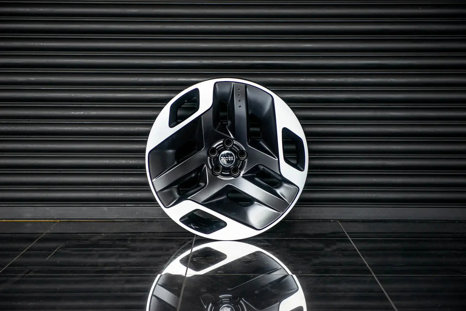 Land Rover Defender (2020 Onwards) Forged Alloy Wheels - Type 33 - Image 2