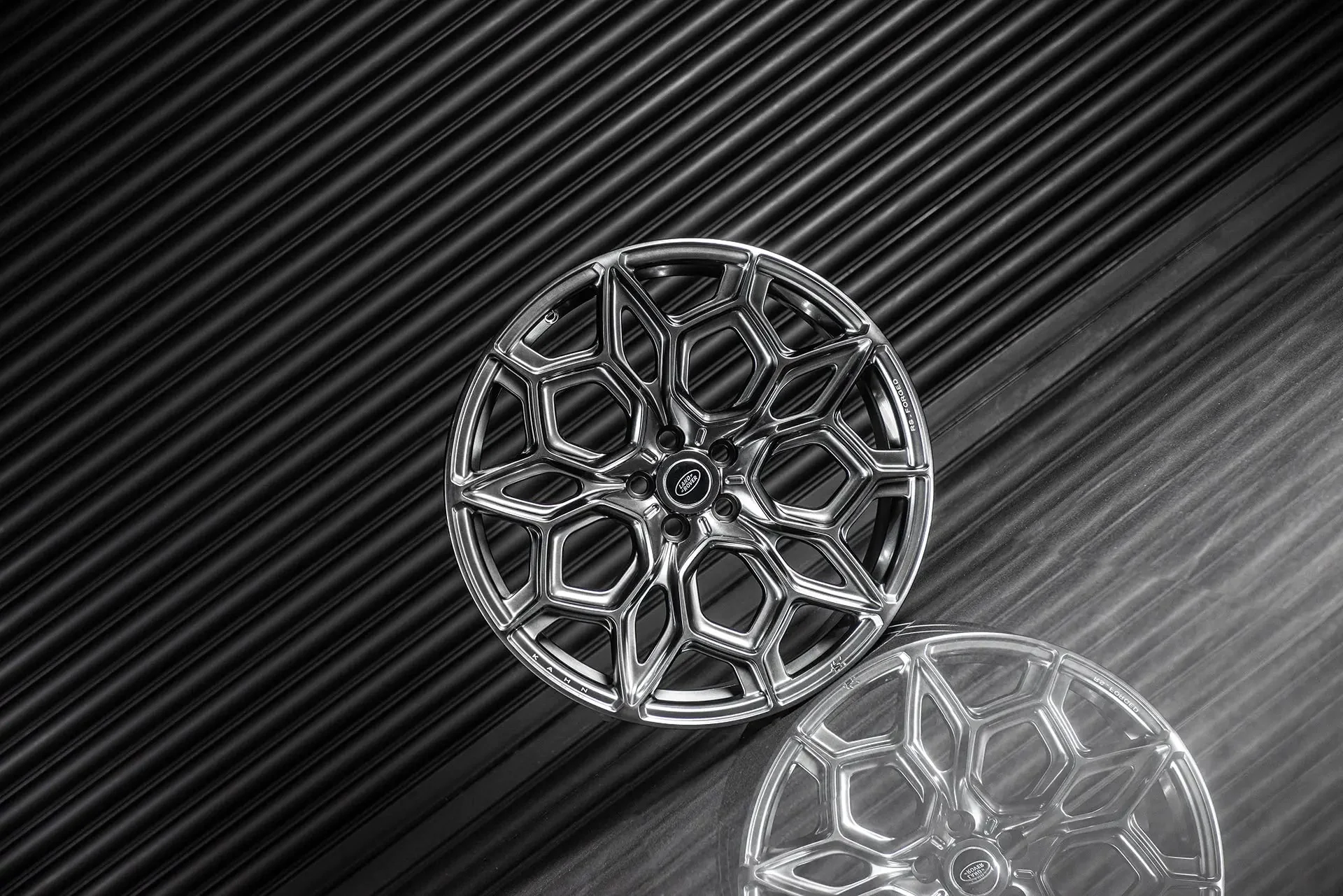 Land Rover Defender (2020 Onwards) RS-Forged Alloy Wheels - Type 57 - Image 4