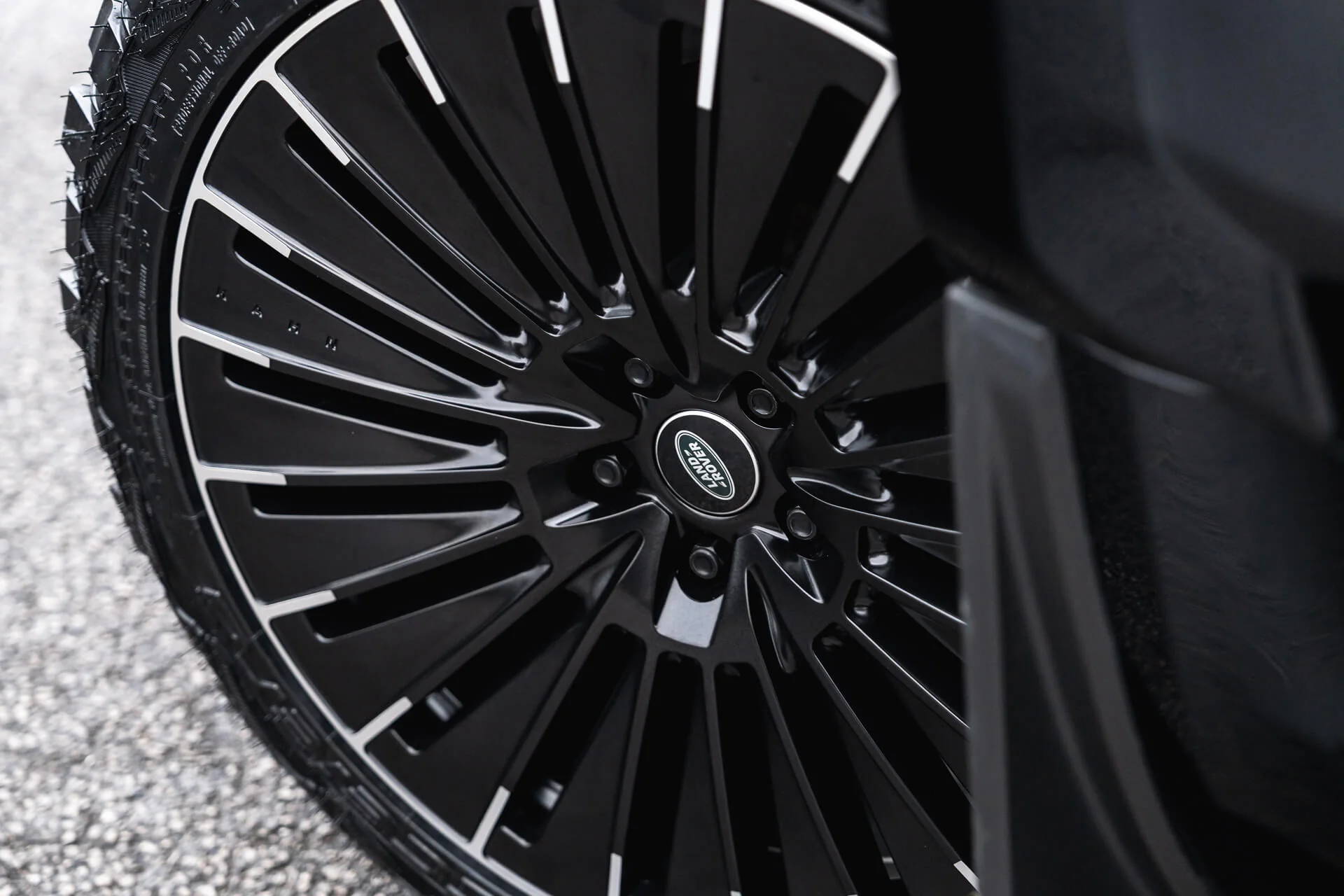 Land Rover Defender (2020 Onwards) RS-Forged Alloy Wheels - Type 63 Turbine - Image 23