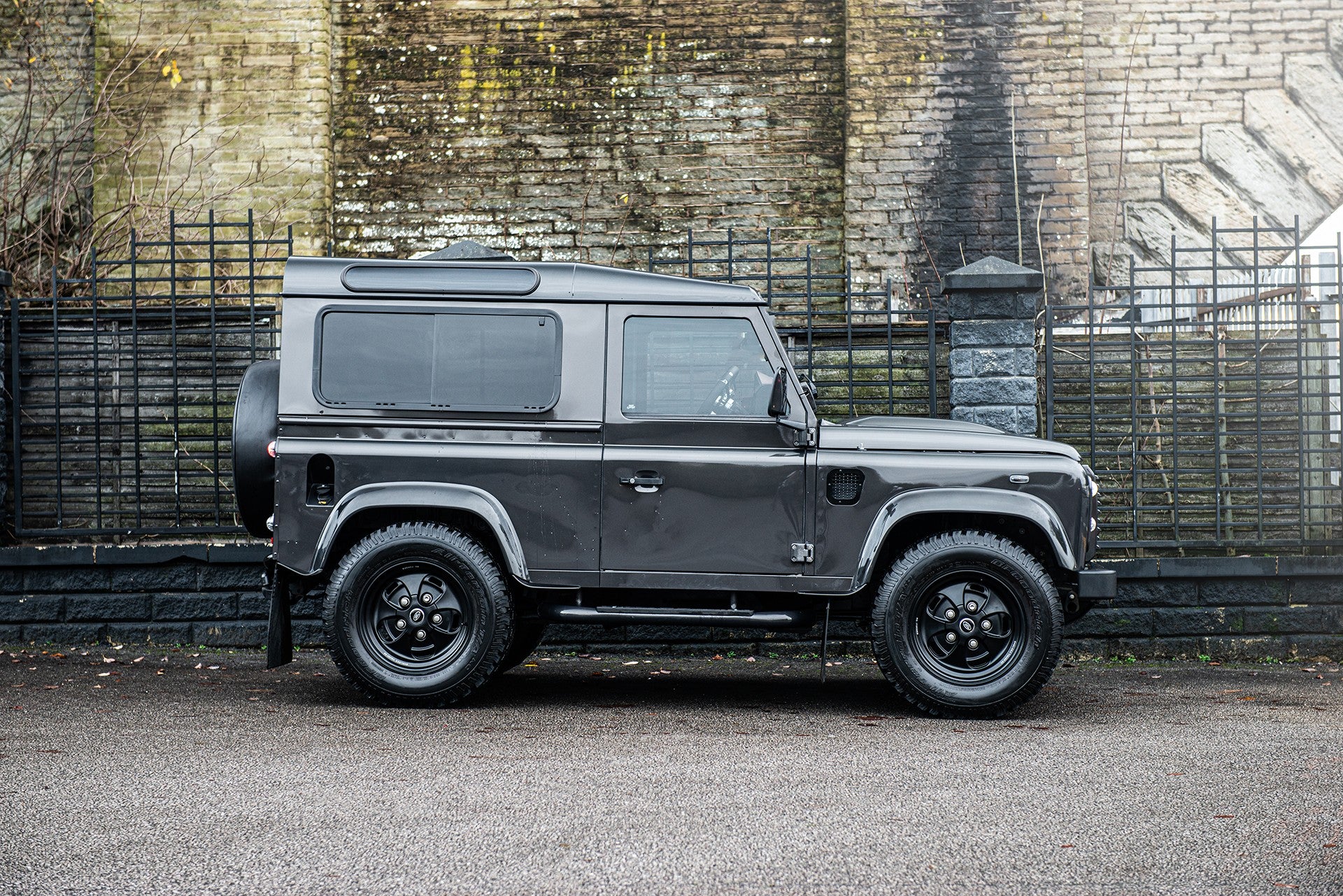 Land Rover Defender 90 (1991-2016) 25mm Suspension Lowering Kit - Image 6