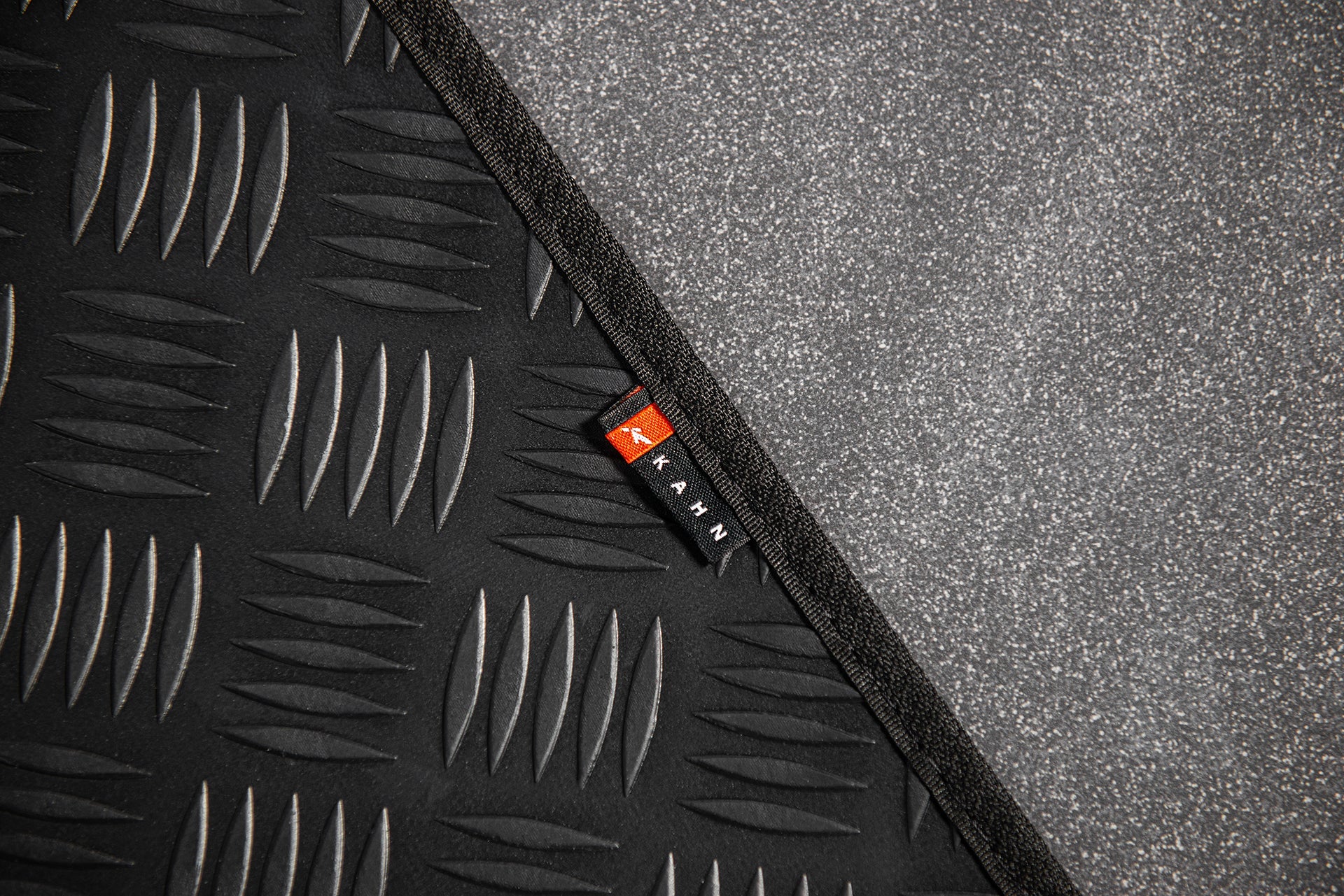 LAND ROVER DEFENDER 90 (1991-2016) CHEQUERED RUBBER FLOOR MATS