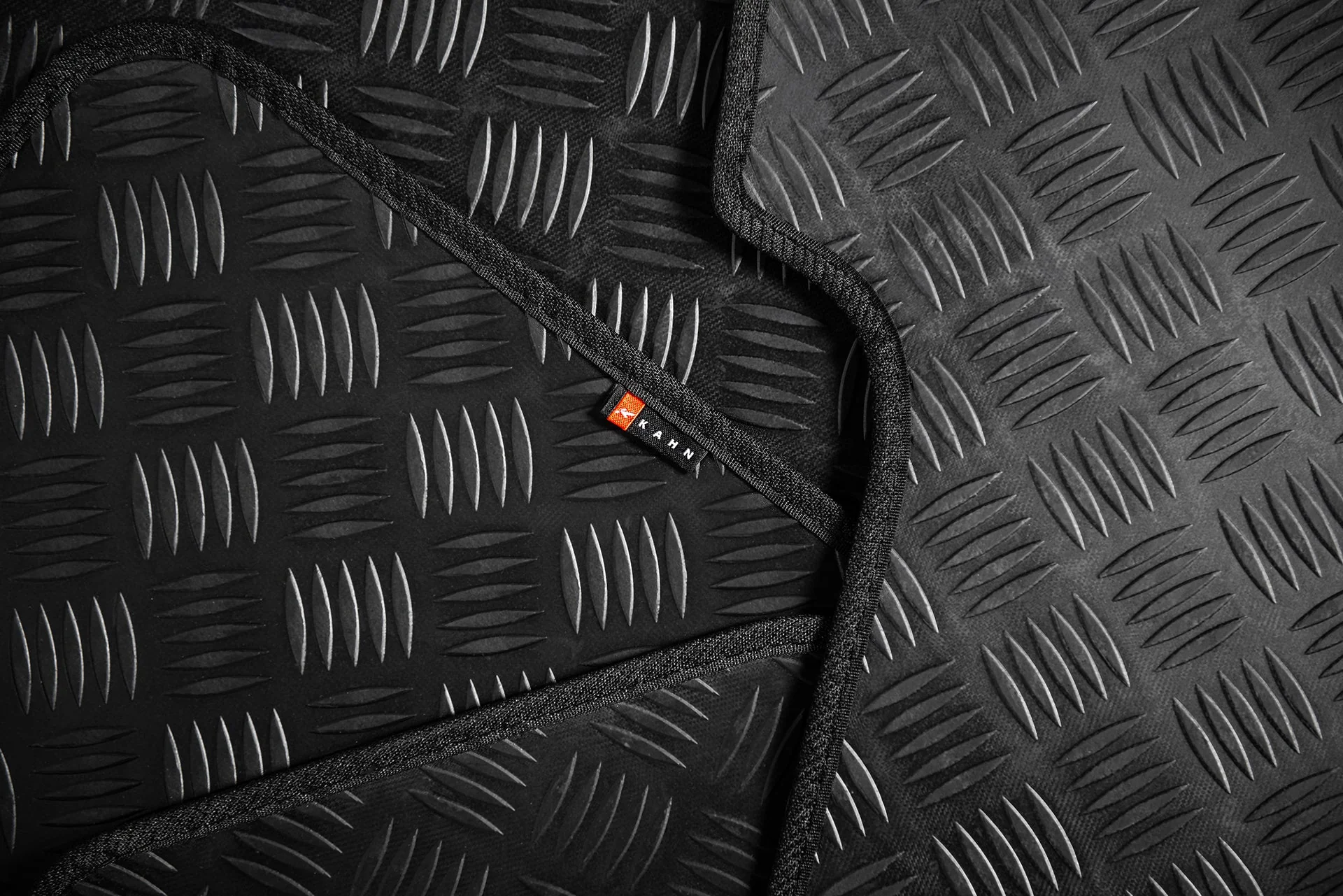 LAND ROVER DEFENDER 90 (1991-2016) CHEQUERED RUBBER FLOOR MATS - Image 6