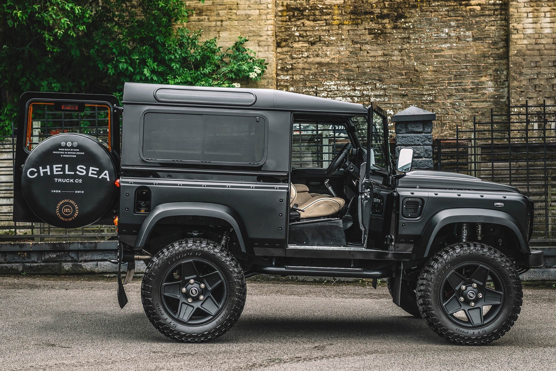 Land Rover Defender 90 (1991-2016) 6 Seat Conversion Sport Leather Interior - Image 5