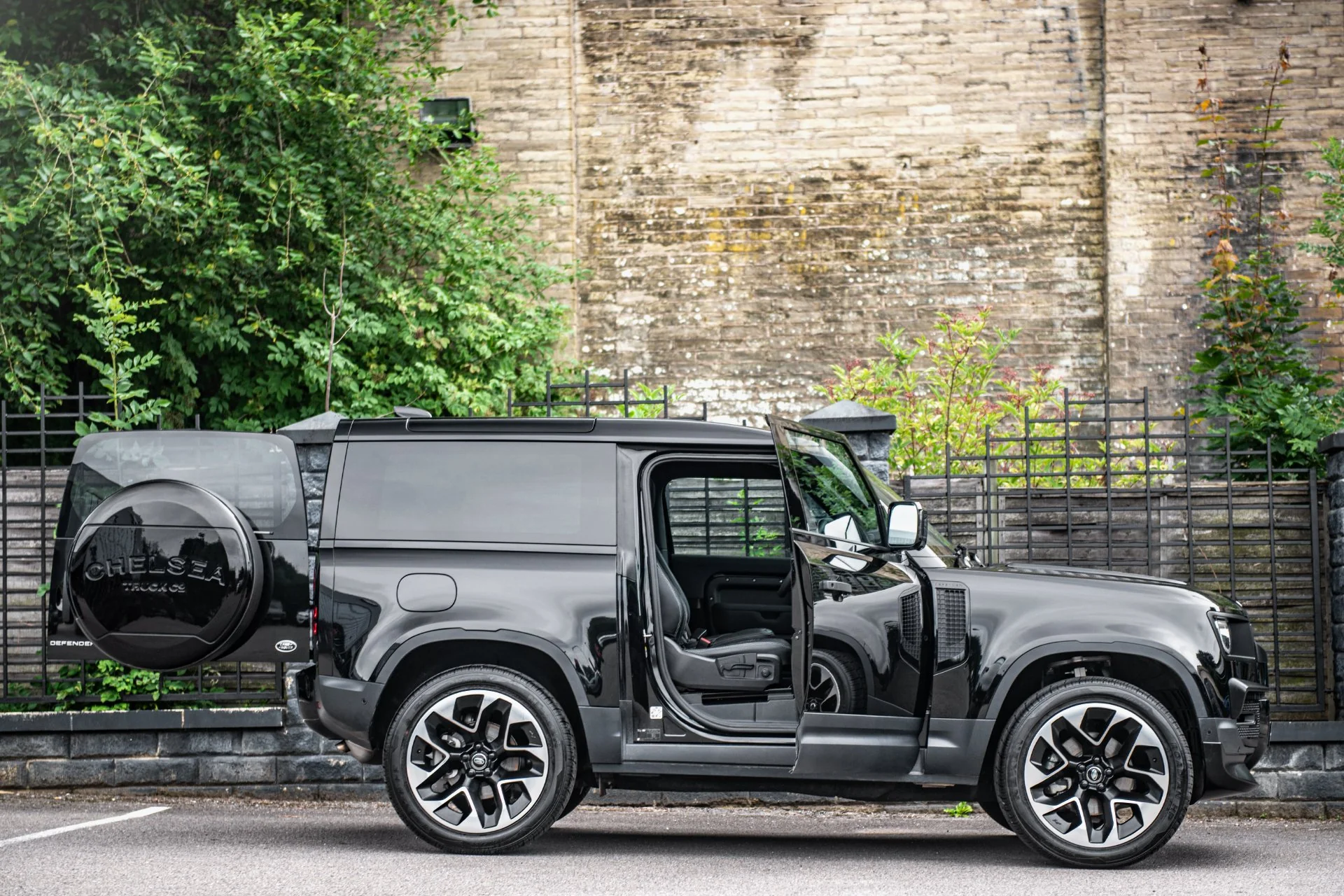 Land Rover Defender 90 (2020 Onwards) Comfort Leather Interior - Image 21