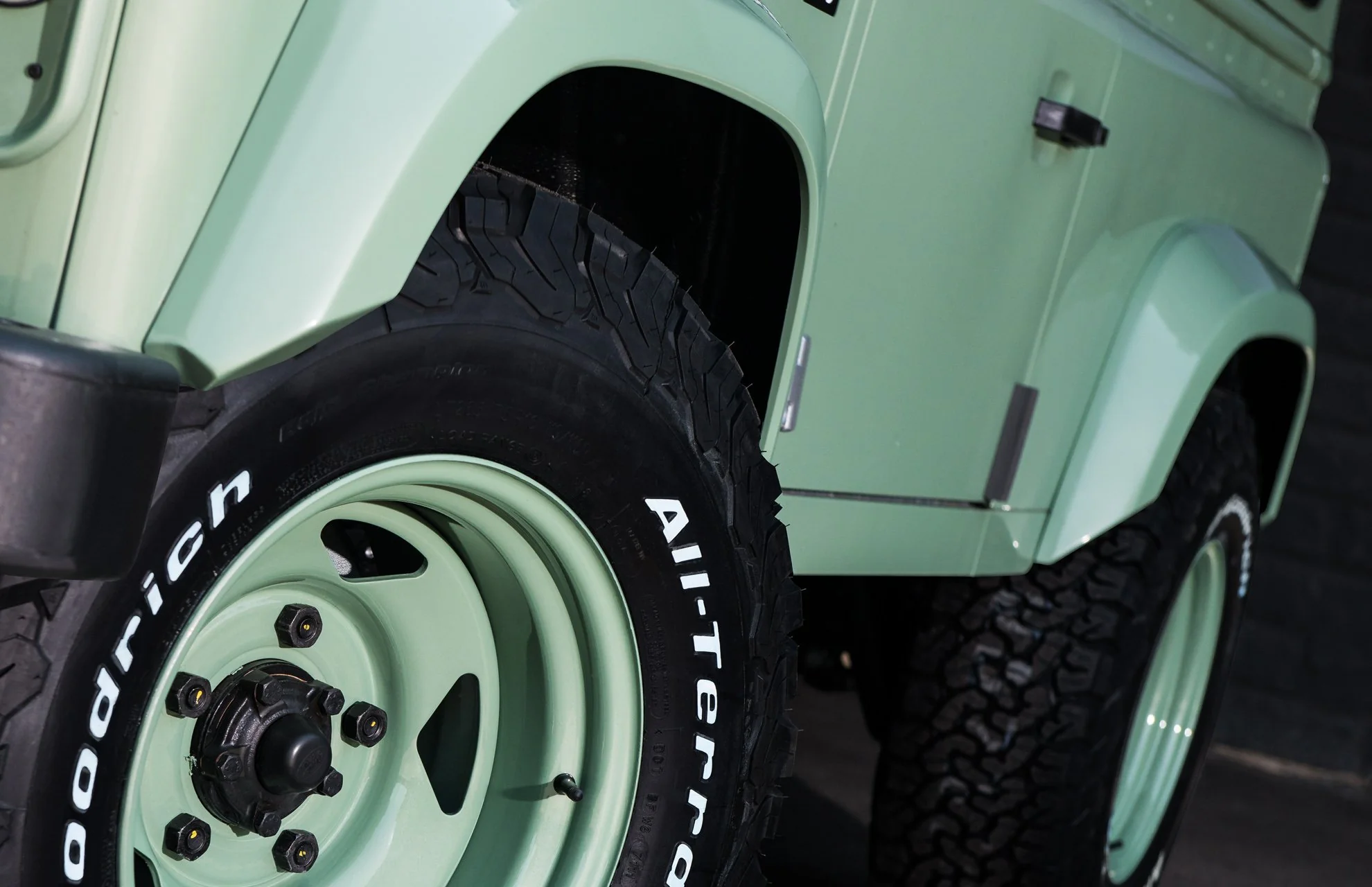 LAND ROVER DEFENDER 90 (1991-2016) WIDE FOREST WHEEL ARCHES - Image 13