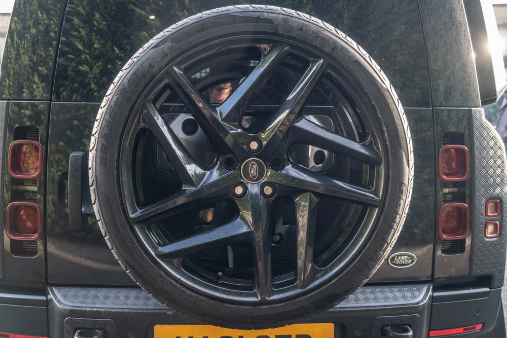 Land Rover Defender Gloss Black Type 52 23' Alloy Wheels & Tyres Set Of 5 - Image 3