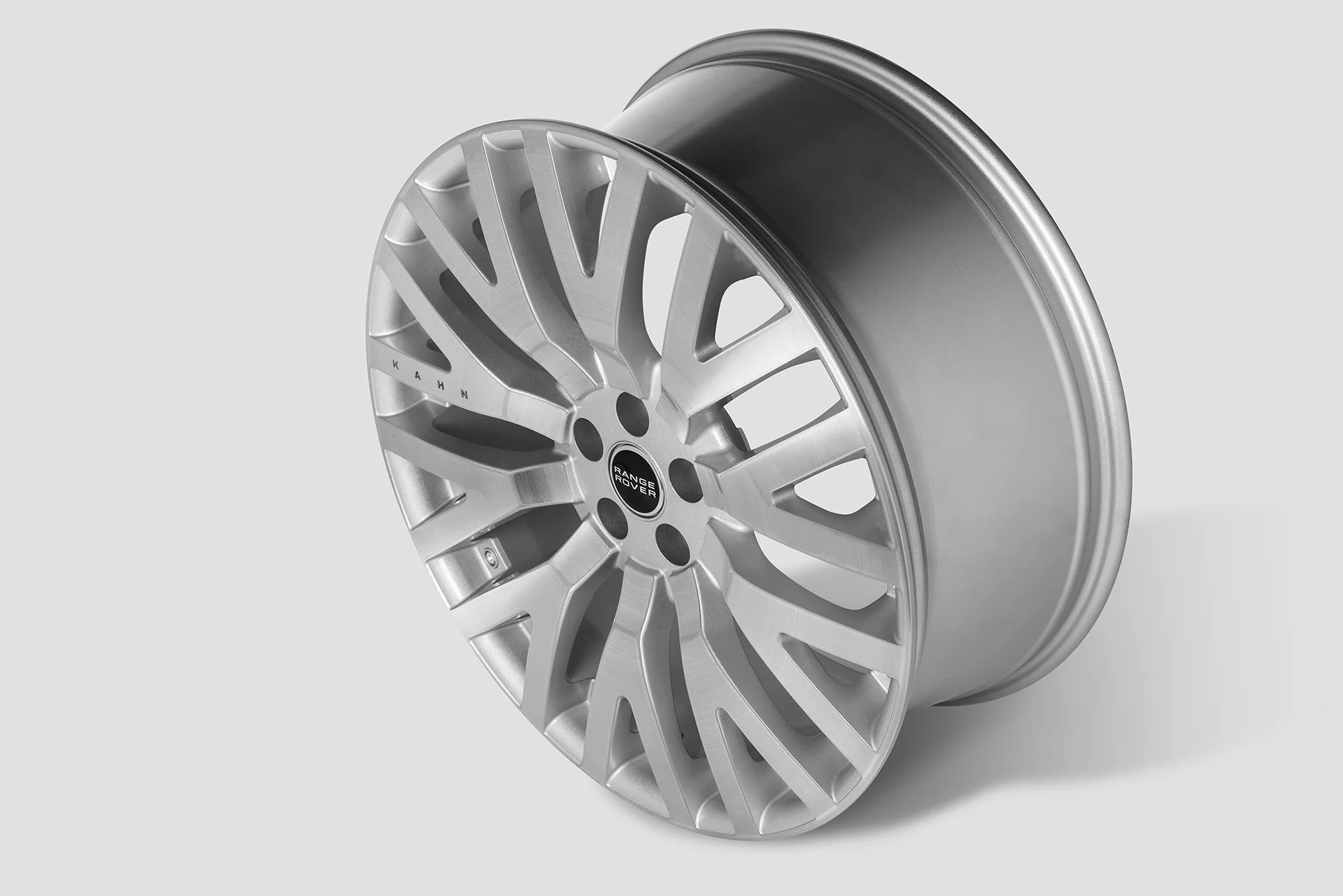 Land Rover Discovery (2017 Onwards) RS-2 Light Alloy Wheels - Image 3