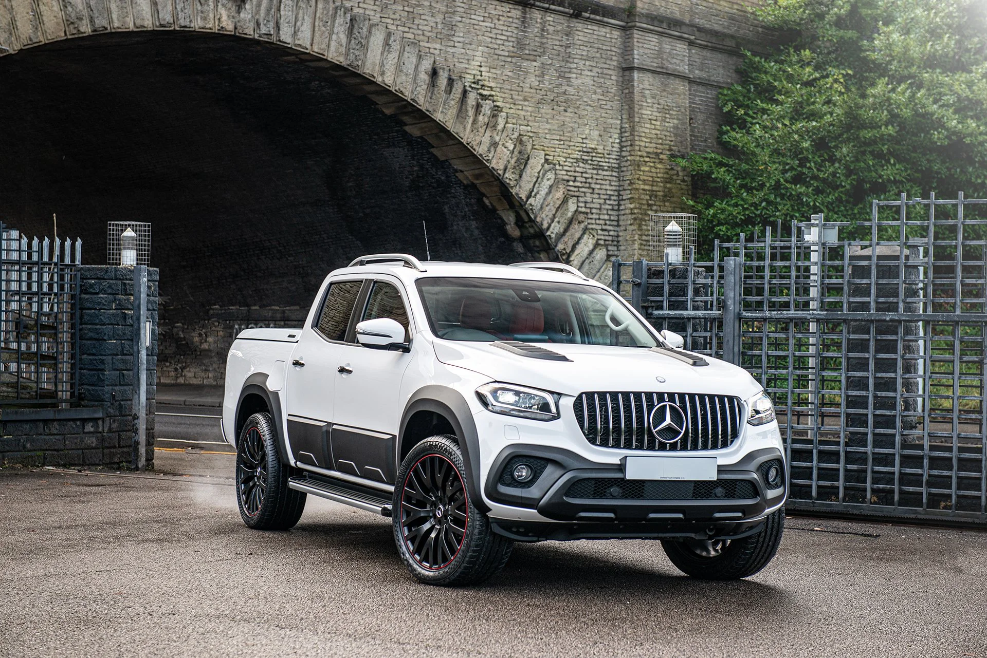 Mercedes X-Class (2019 Onwards) RS Light Alloy Wheels with Red Stripe - Image 29