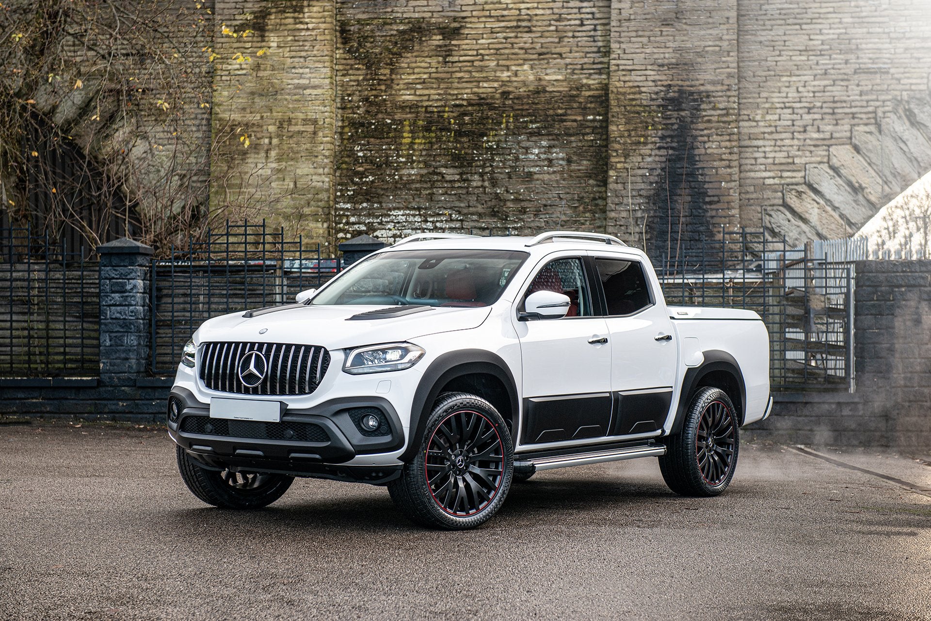 Mercedes X-Class (2019 Onwards) RS Light Alloy Wheels with Red Stripe - Image 30