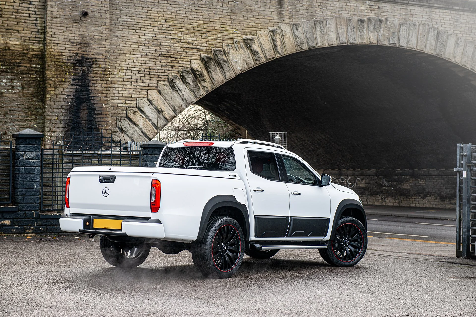 Mercedes X-Class (2019 Onwards) RS Light Alloy Wheels with Red Stripe - Image 31