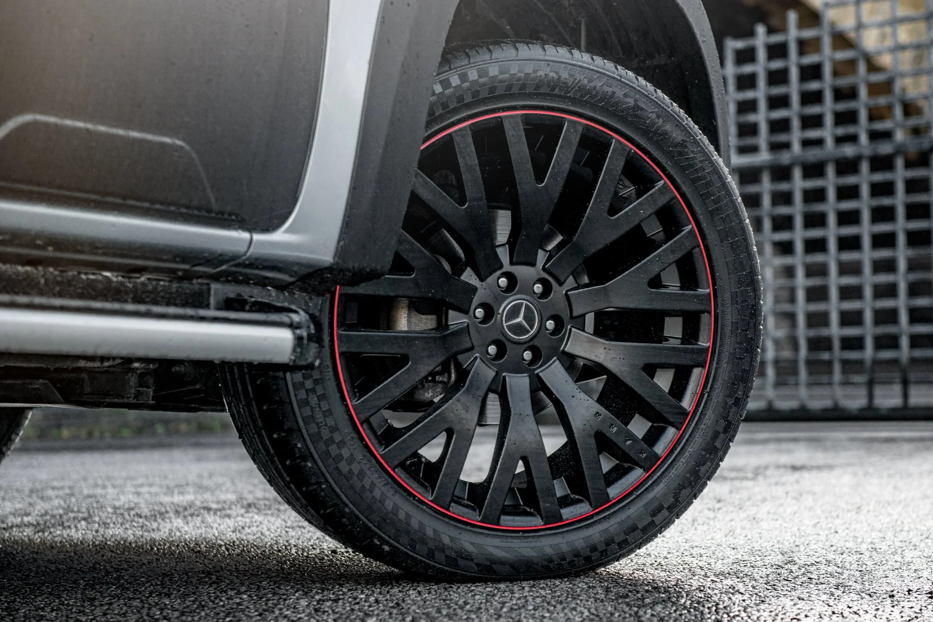 Mercedes X-Class (2019 Onwards) RS Light Alloy Wheels with Red Stripe - Image 40