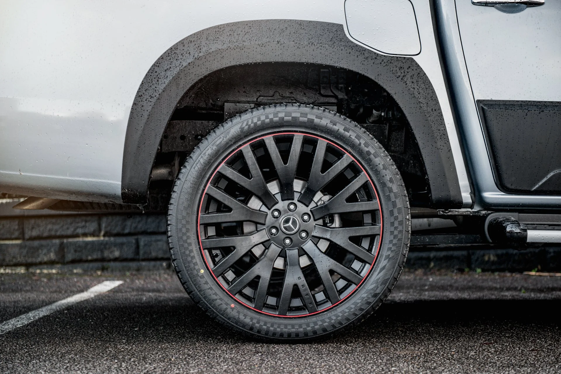 Mercedes X-Class (2019 Onwards) RS Light Alloy Wheels with Red Stripe - Image 43