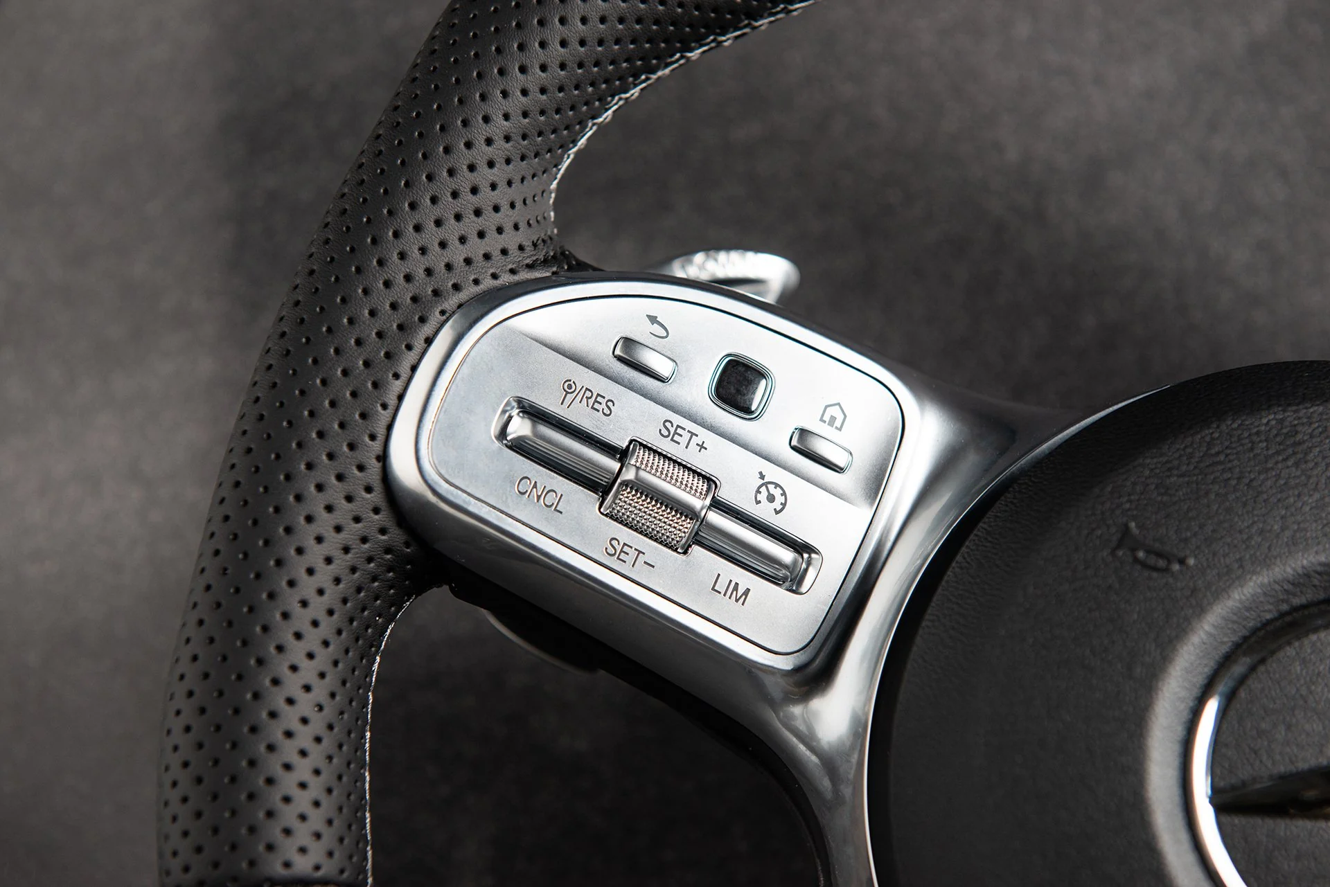 Mercedes G-Wagon (2018-2024) G63 AMG Carbon Steering Wheel - Image 3