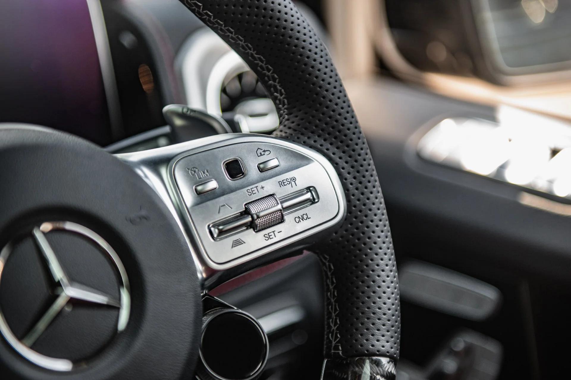 Mercedes G-Wagon (2018-2024) G63 AMG Carbon Steering Wheel - Image 8