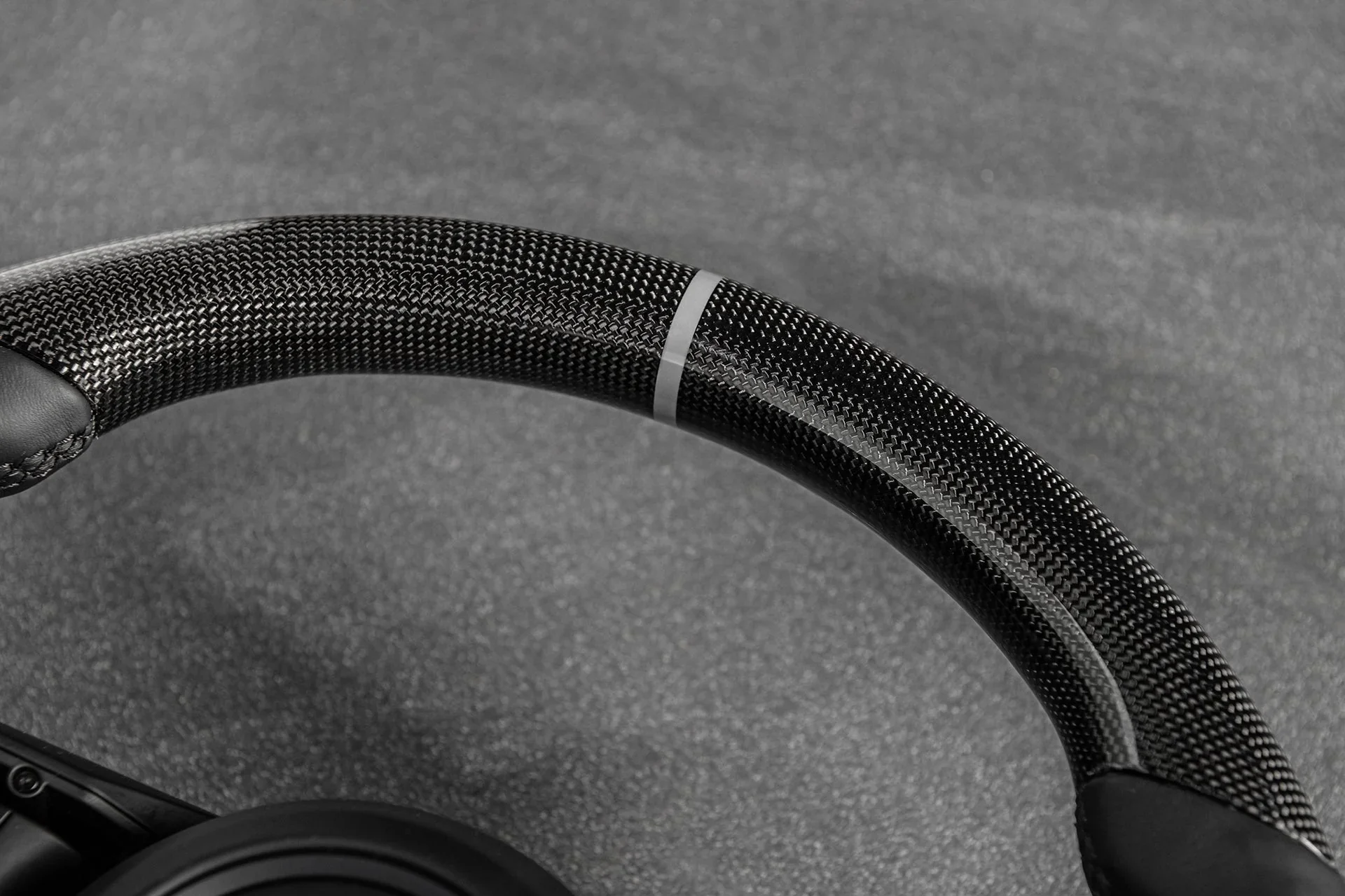 EXPOSED CARBON STEERING WHEEL Suitable for PORSCHE 911/992 (2019 Onwards) - Image 12