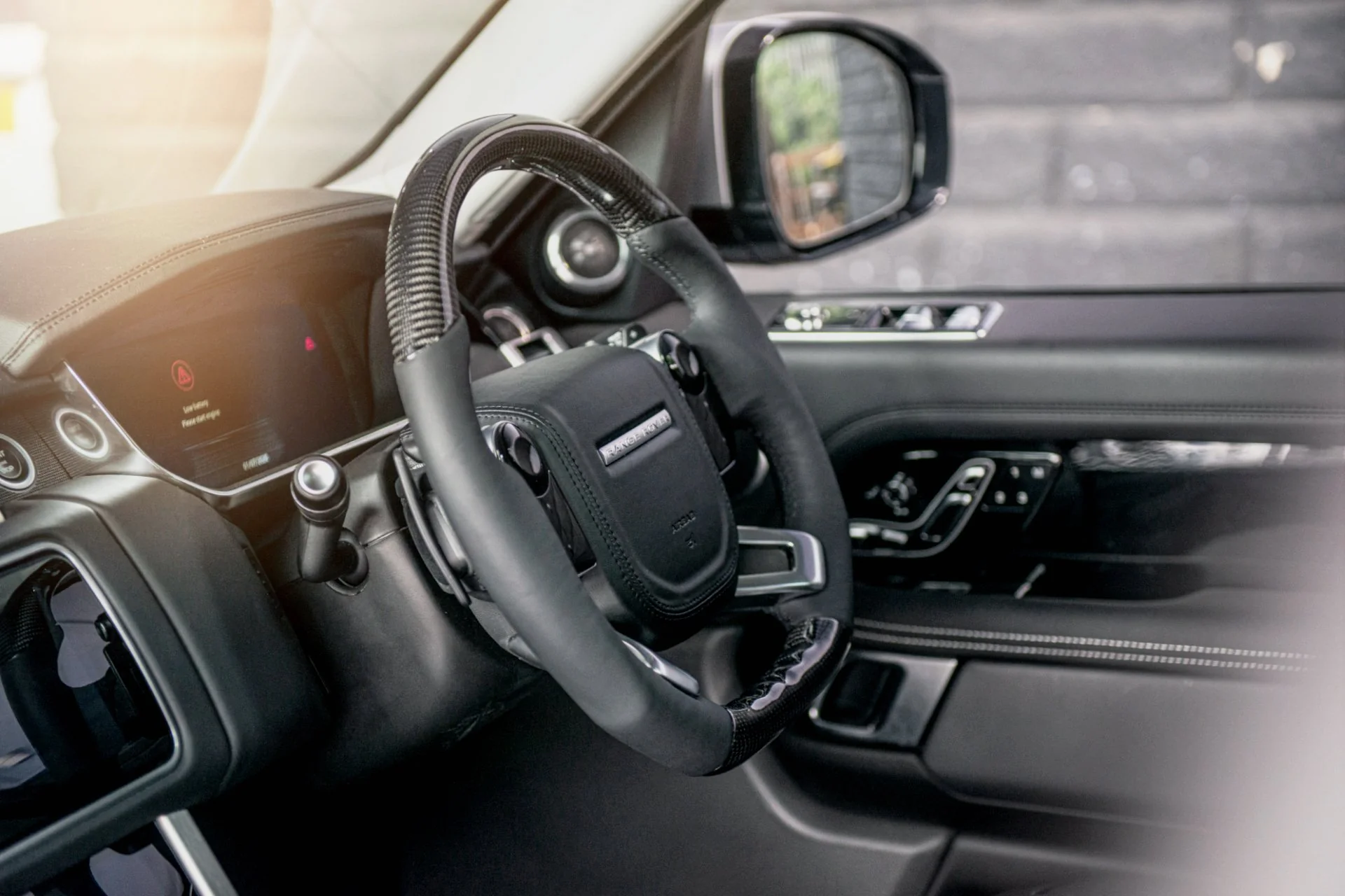 Range Rover (2018-2022) Exposed Carbon Steering Wheel - Image 4