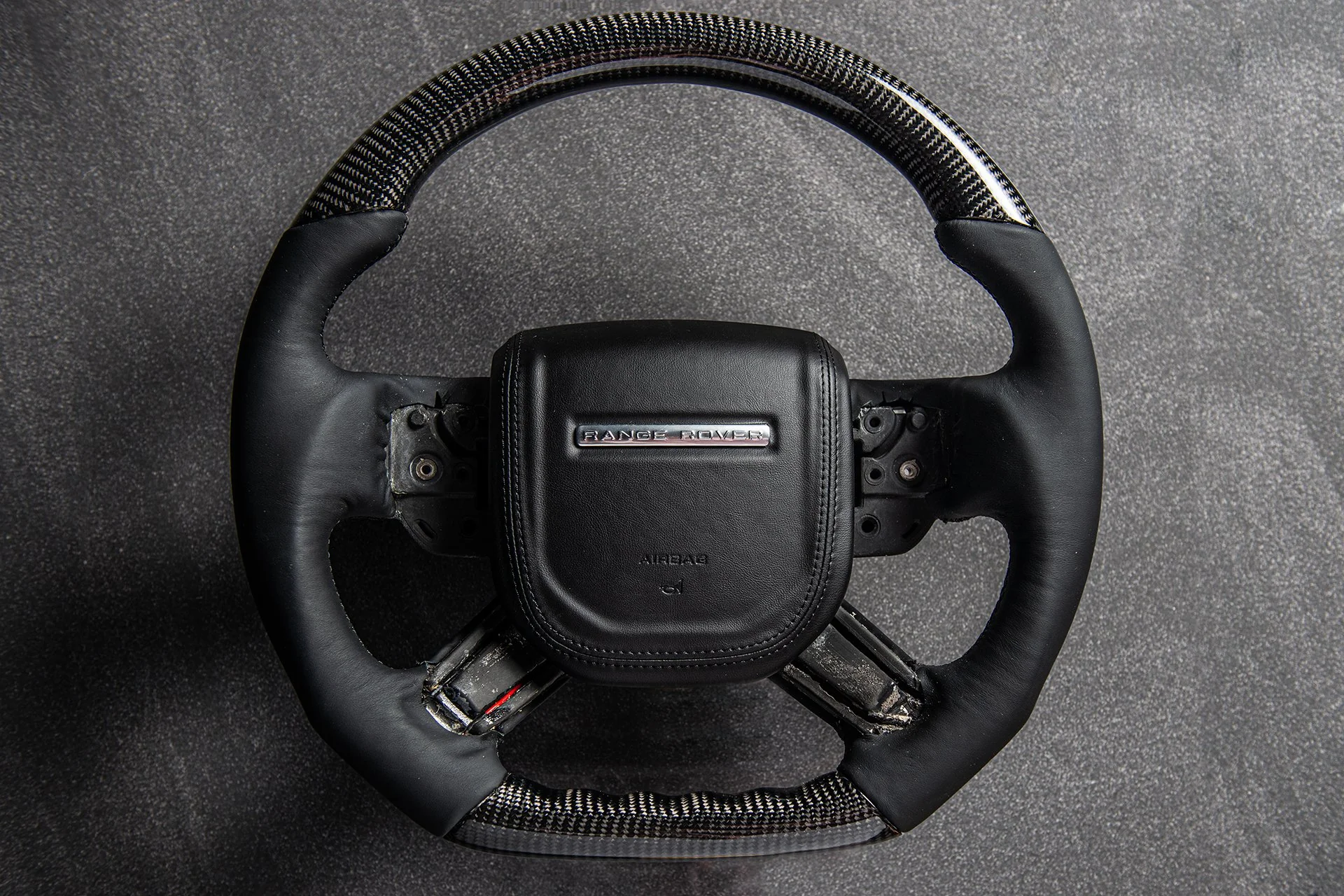 Range Rover (2018-2022) Exposed Carbon Steering Wheel - Image 5
