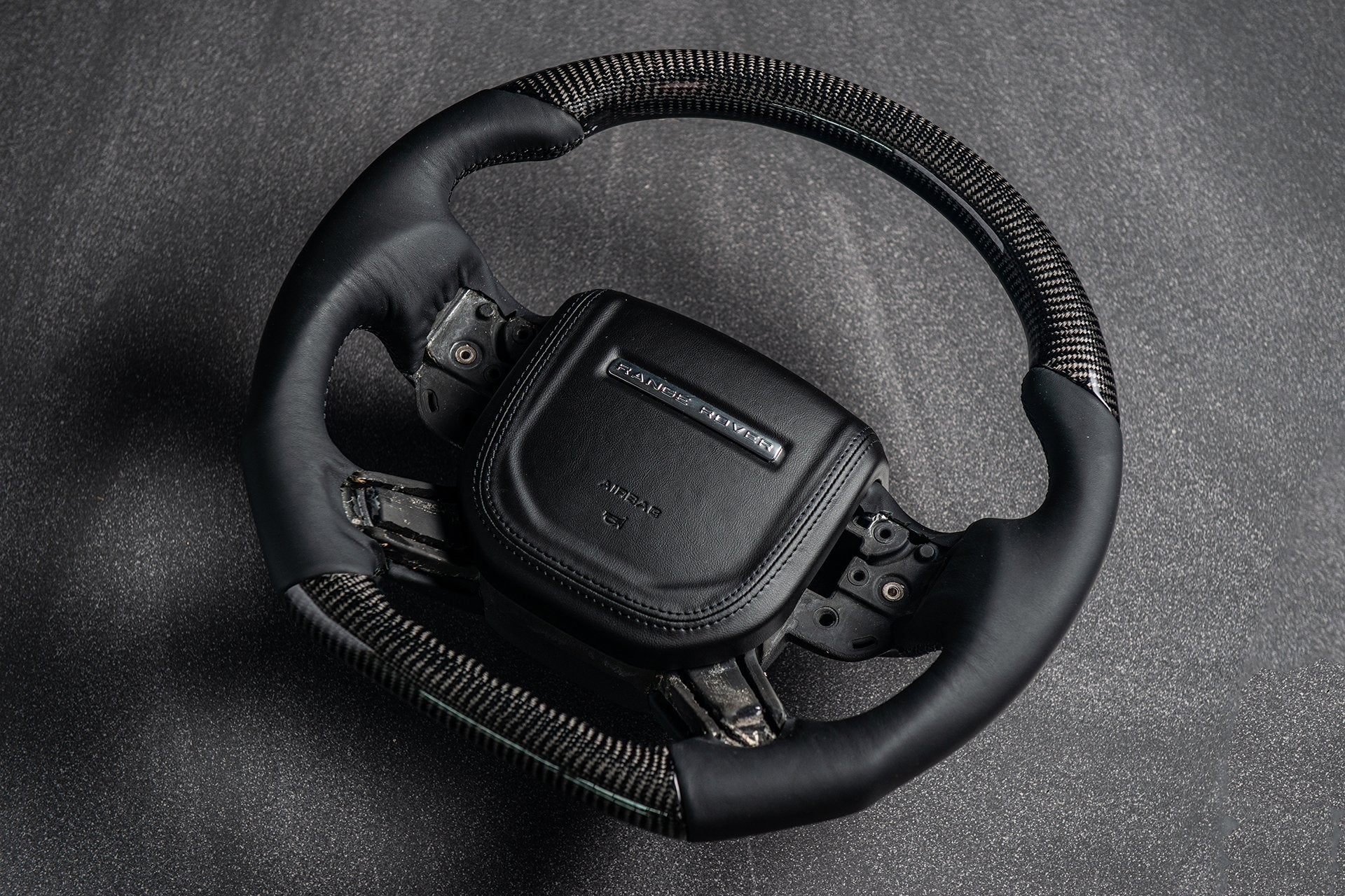 Range Rover (2018-2022) Exposed Carbon Steering Wheel - Image 6